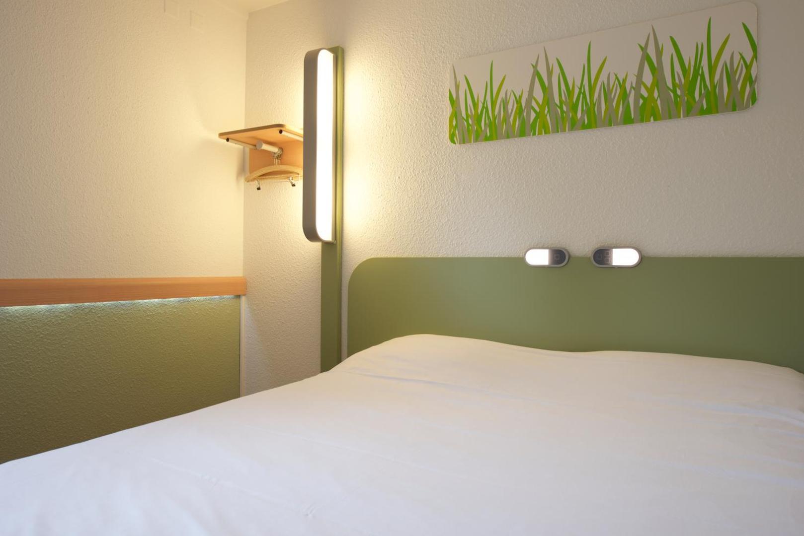 ibis budget Pau Lescar