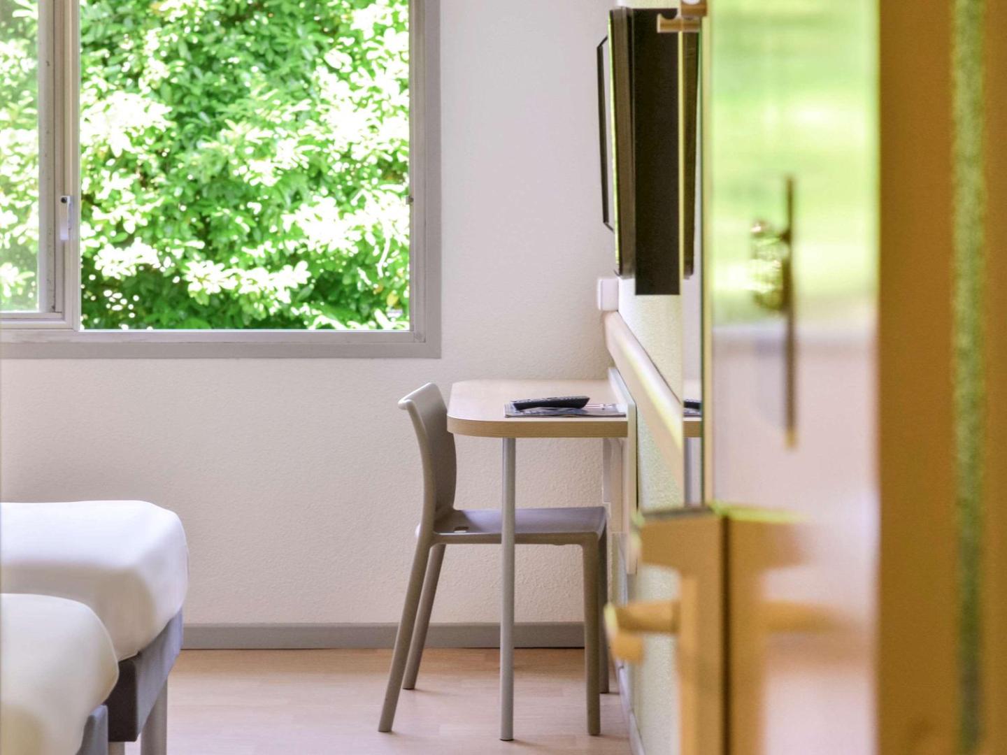 ibis budget Pau Lescar