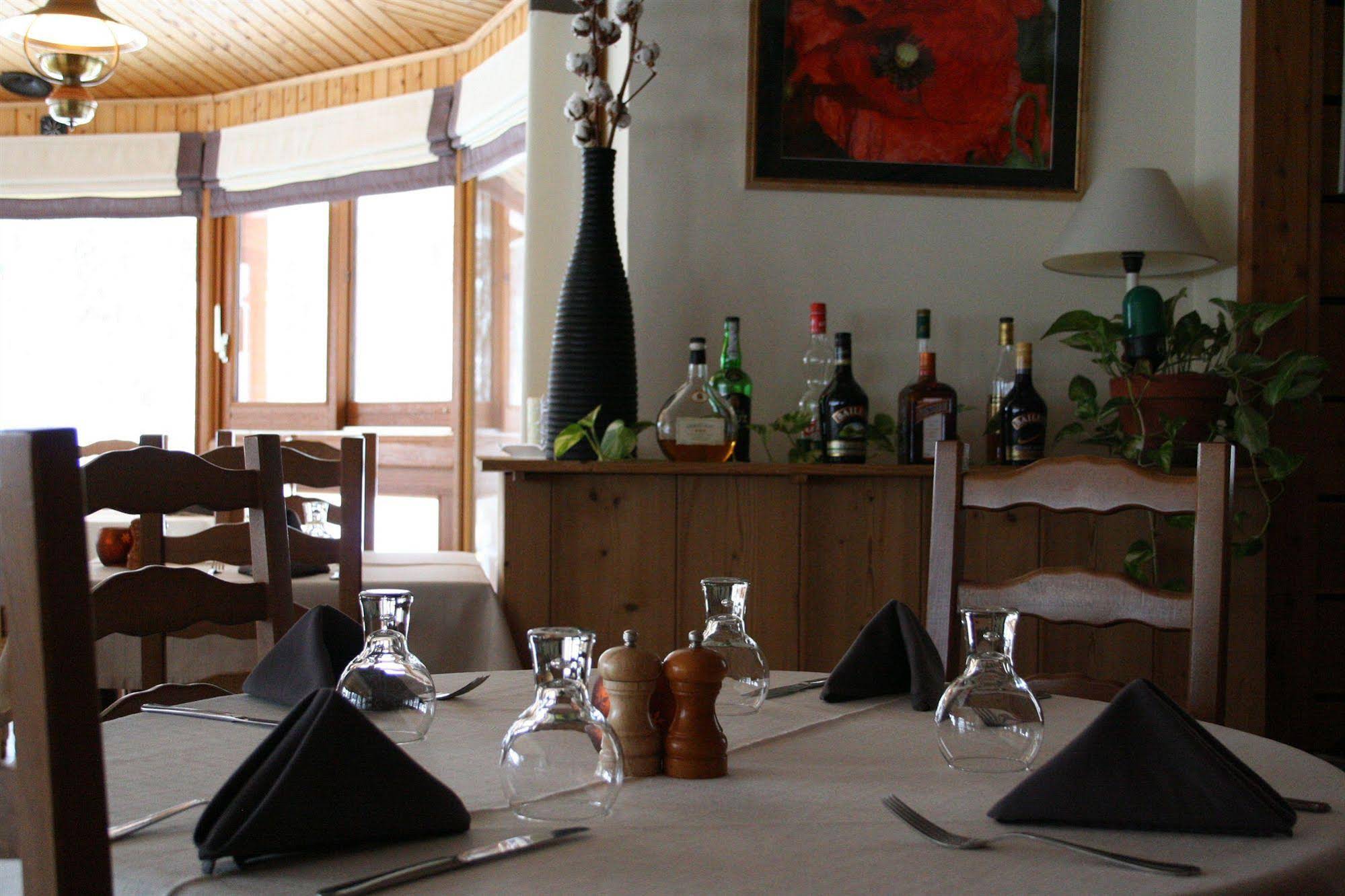 Auberge De La Croix Perrin