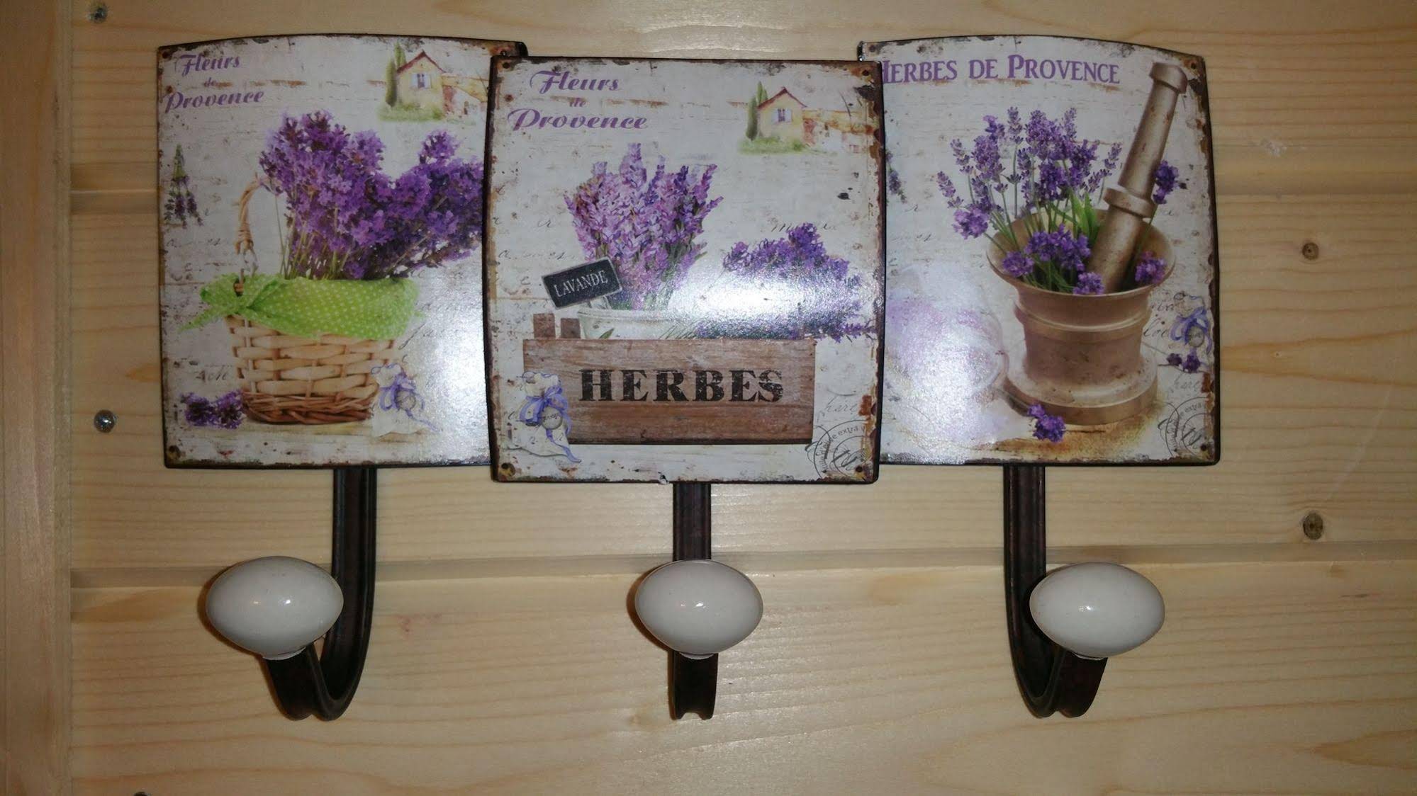 Les Arbousiers