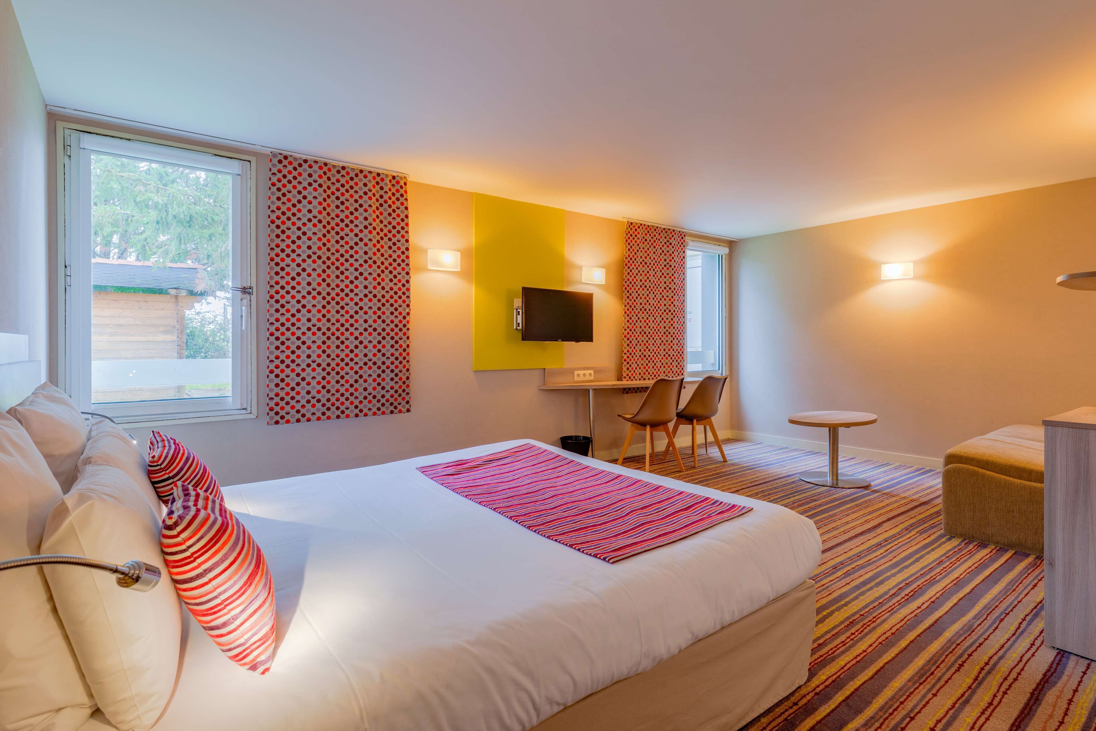 Hotel Kyriad Lyon Est - Saint Bonnet De Mure