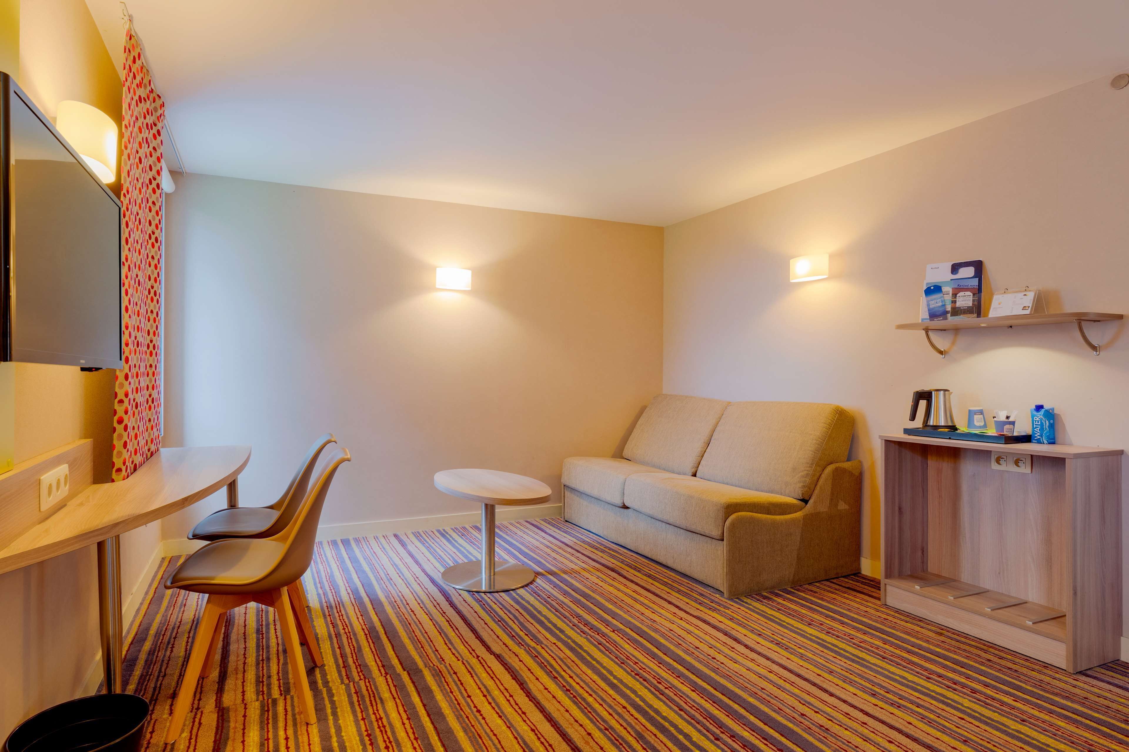 Hotel Kyriad Lyon Est - Saint Bonnet De Mure