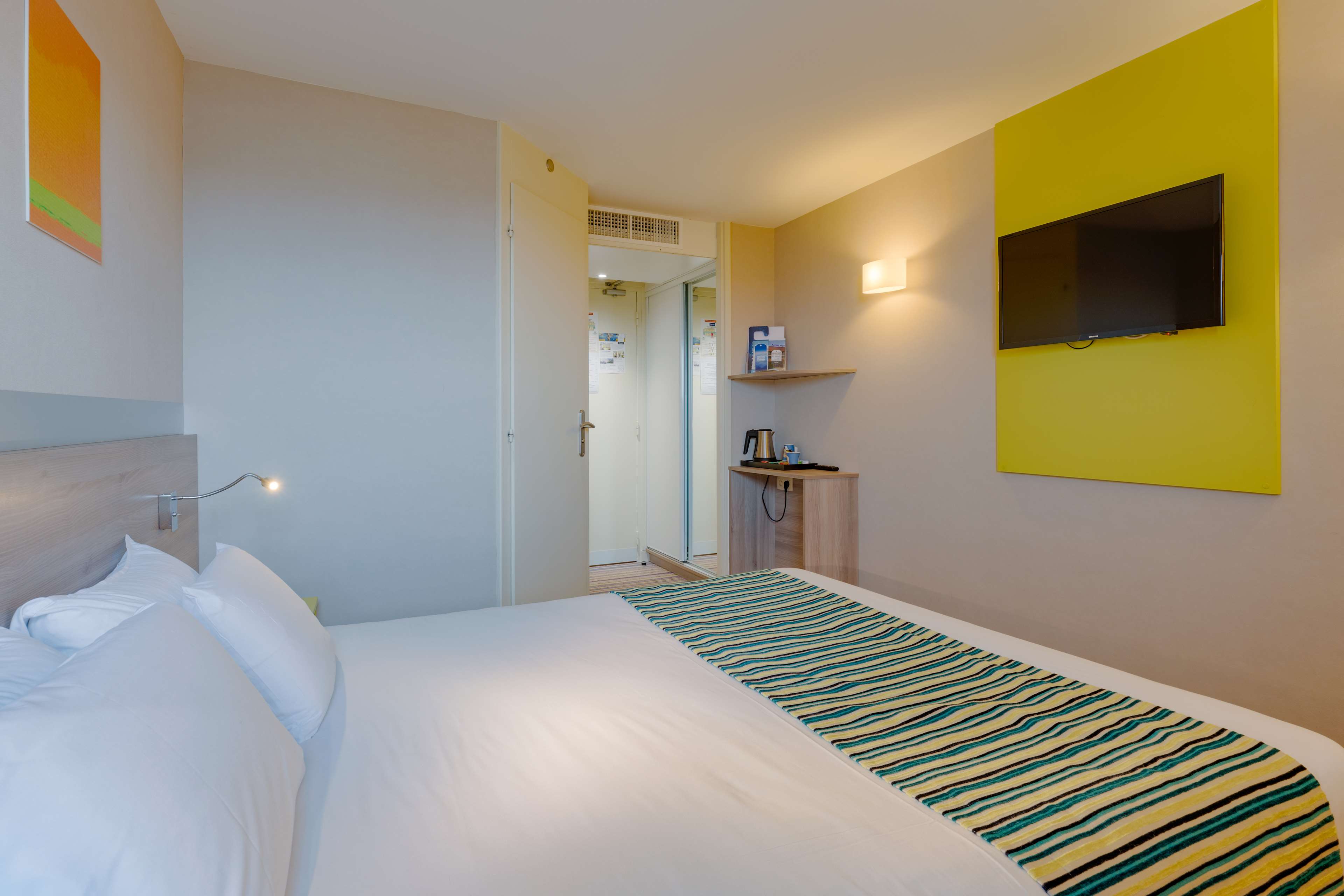 Hotel Kyriad Lyon Est - Saint Bonnet De Mure