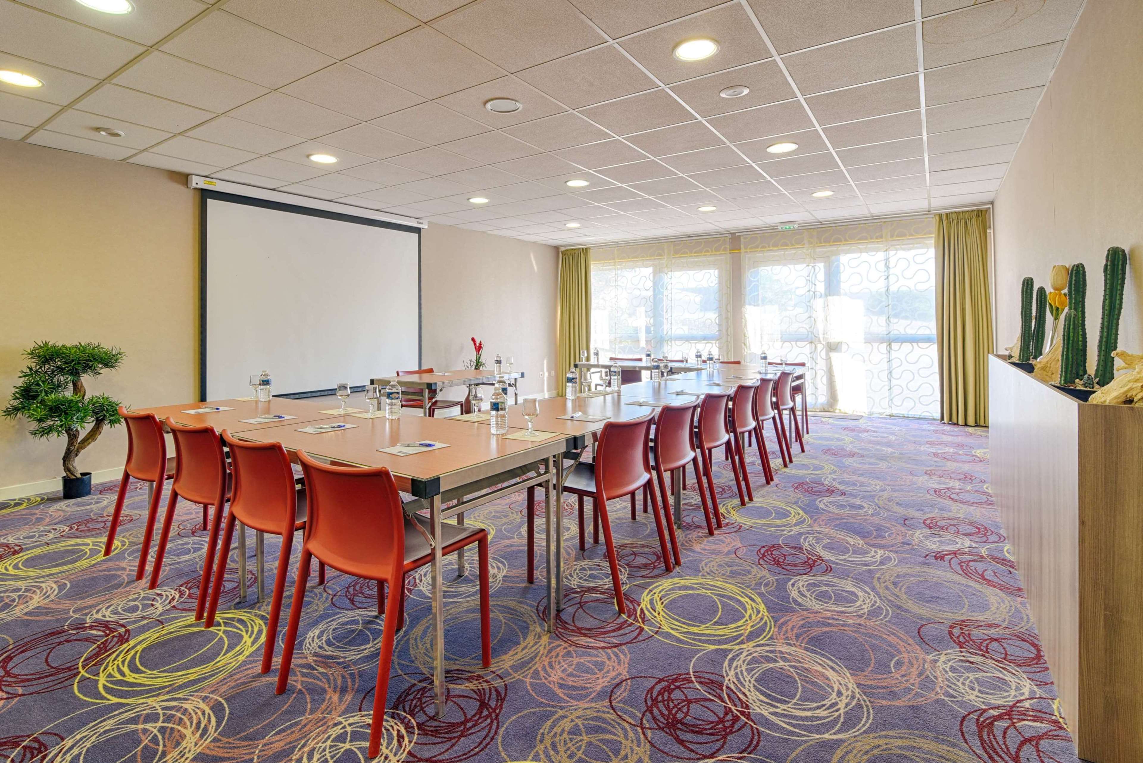 Hotel Kyriad Lyon Est - Saint Bonnet De Mure