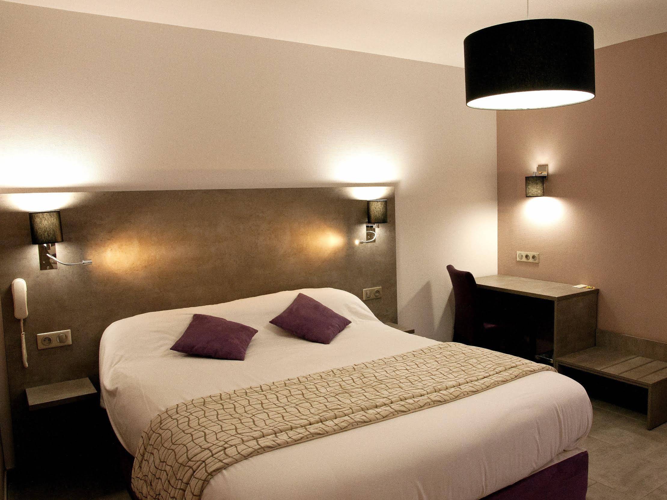 Hotel Azalees