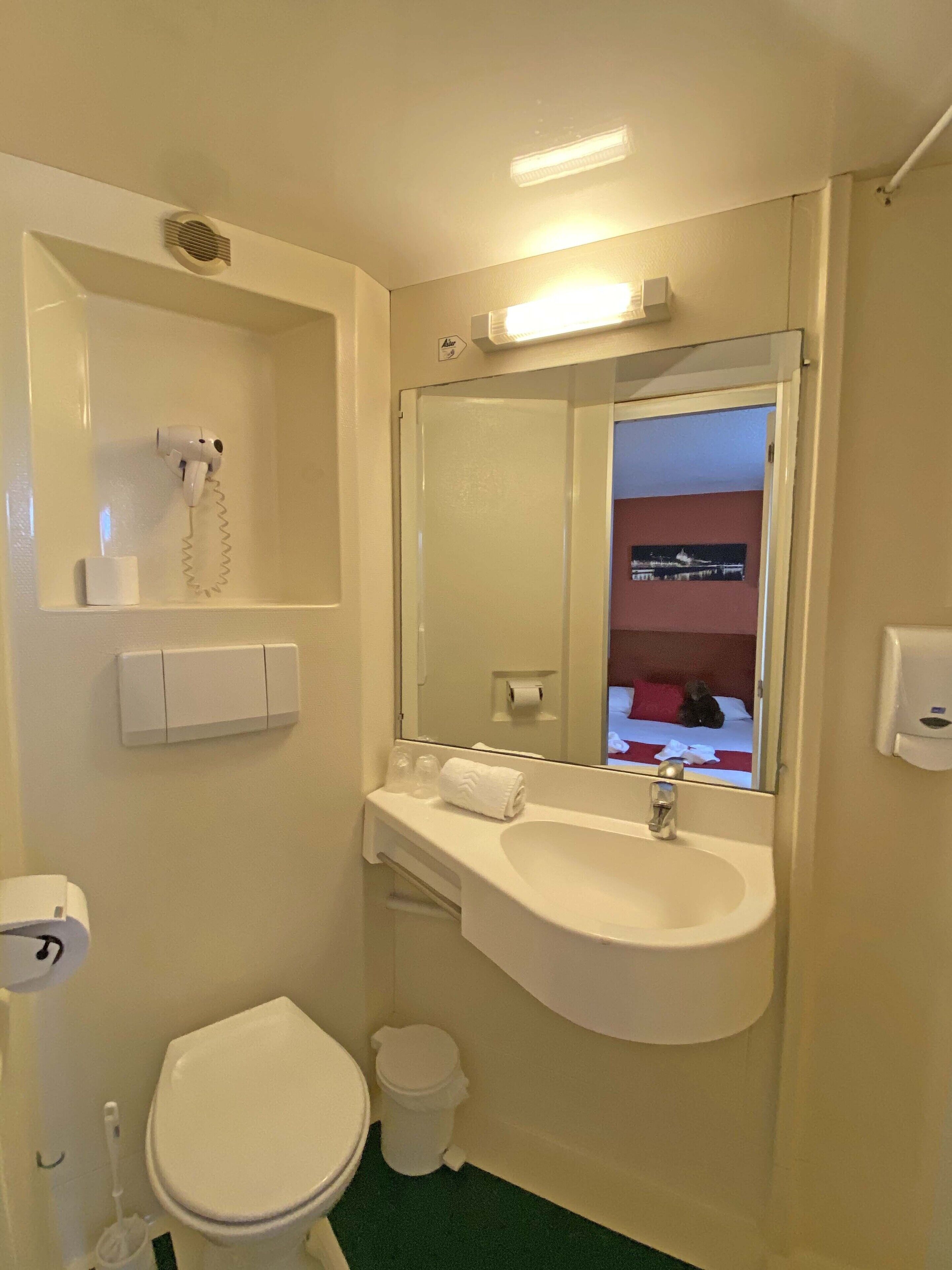 Hotel initial Lyon / Villefranche-Sur-Saone  by balladins