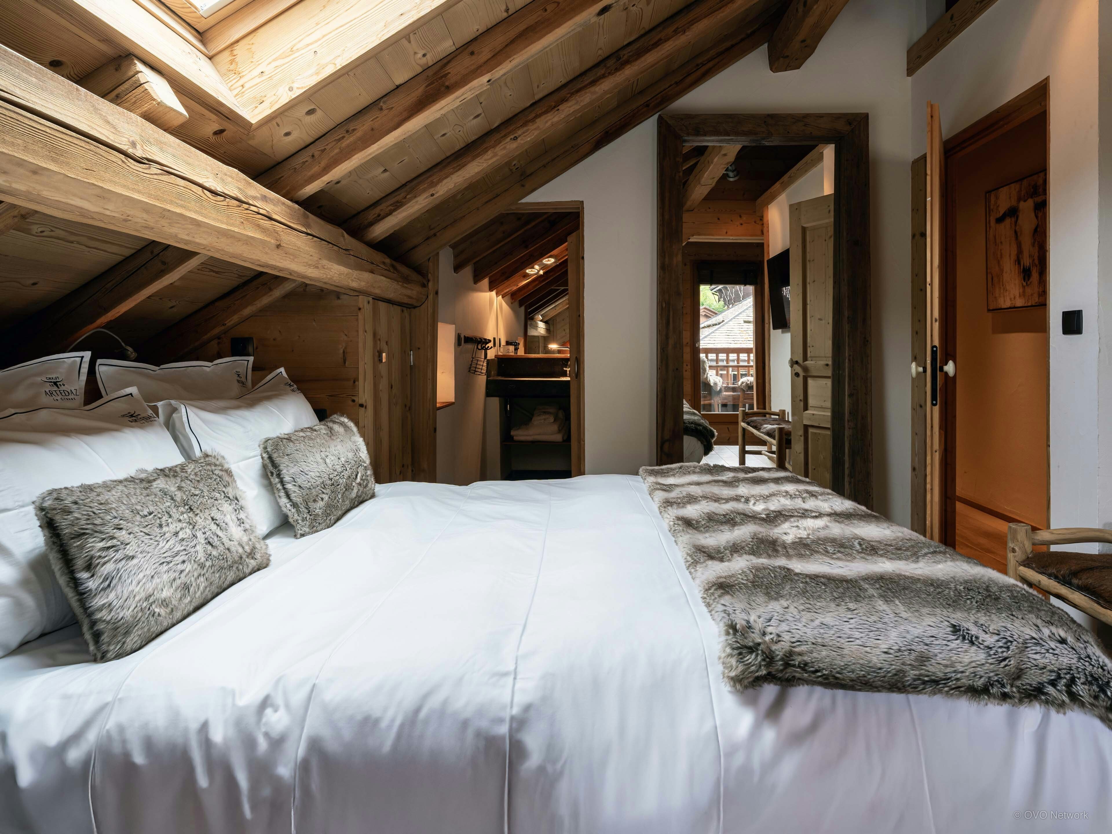 Chalet Artedaz  OVO Network