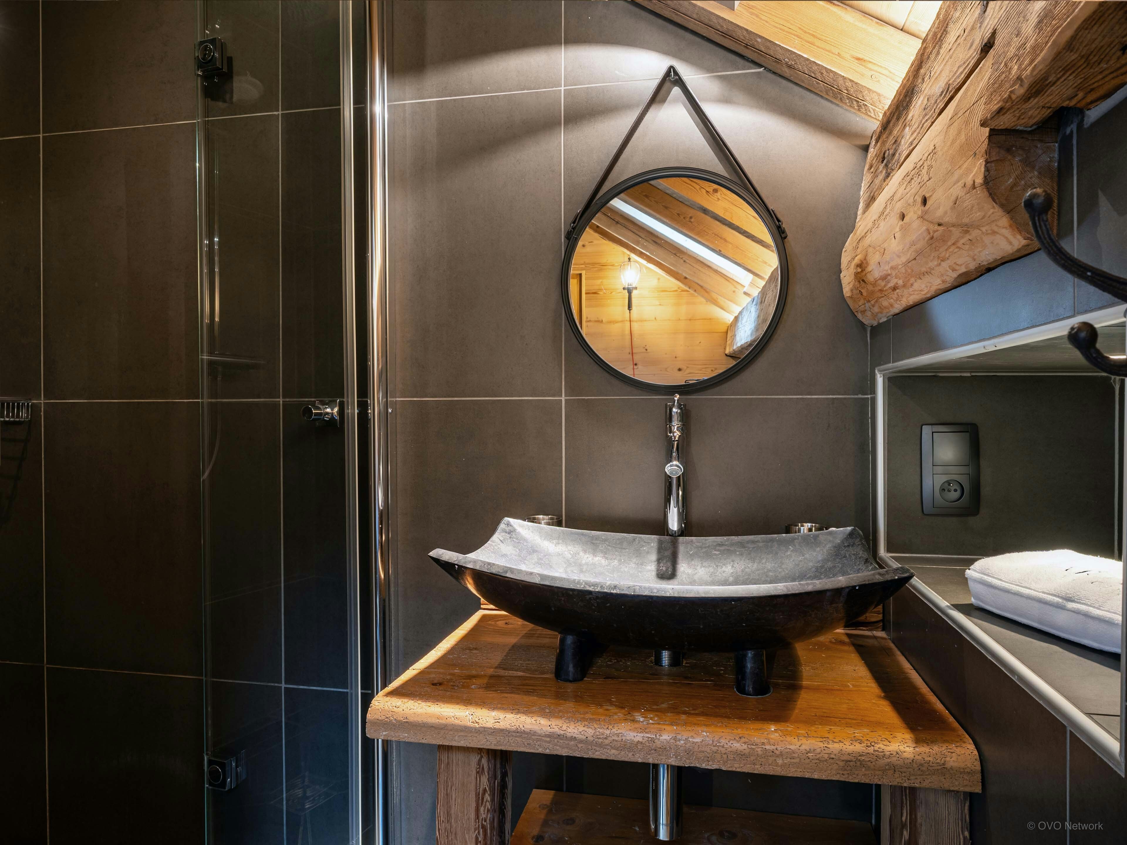 Chalet Artedaz  OVO Network