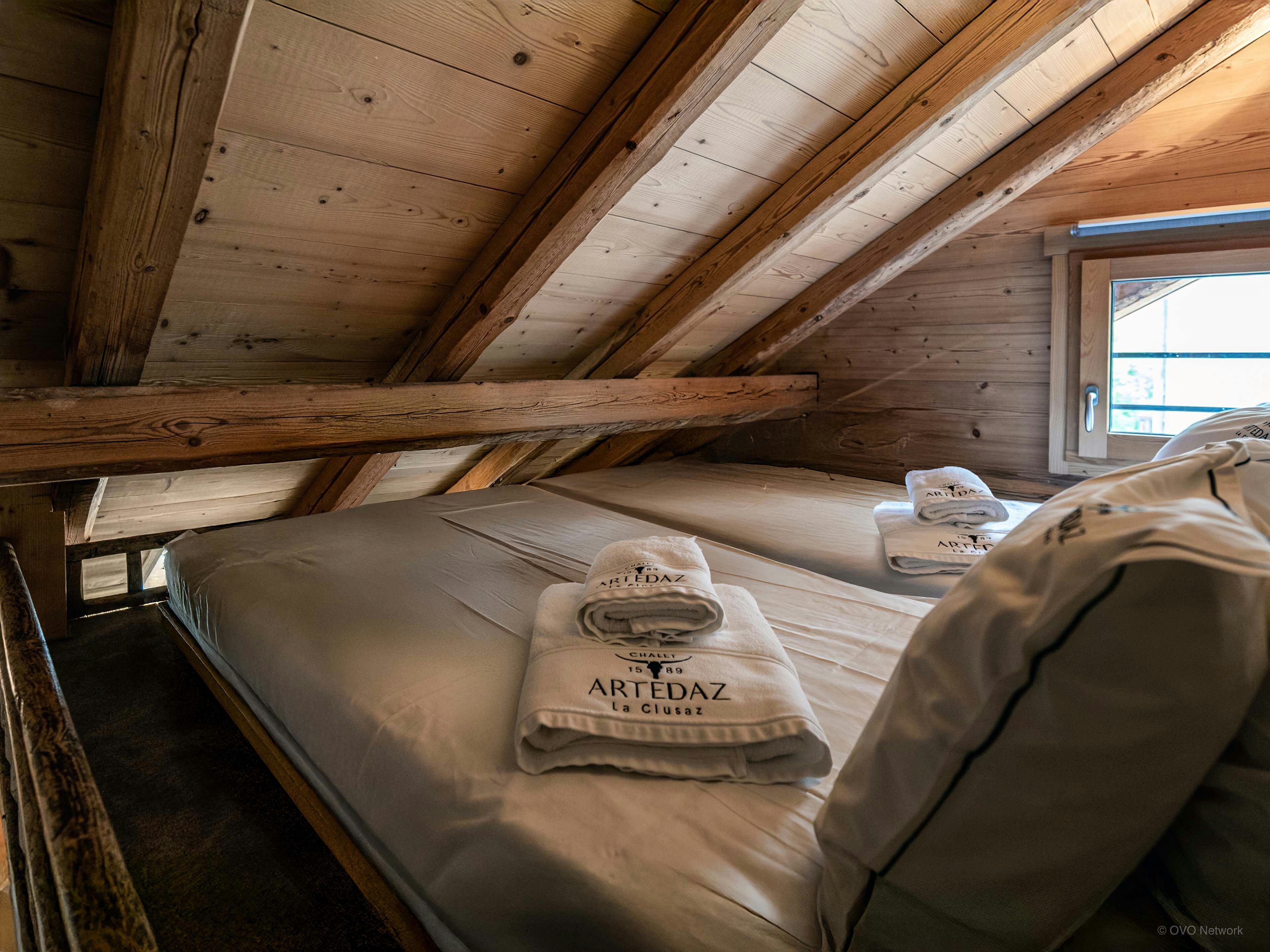 Chalet Artedaz  OVO Network