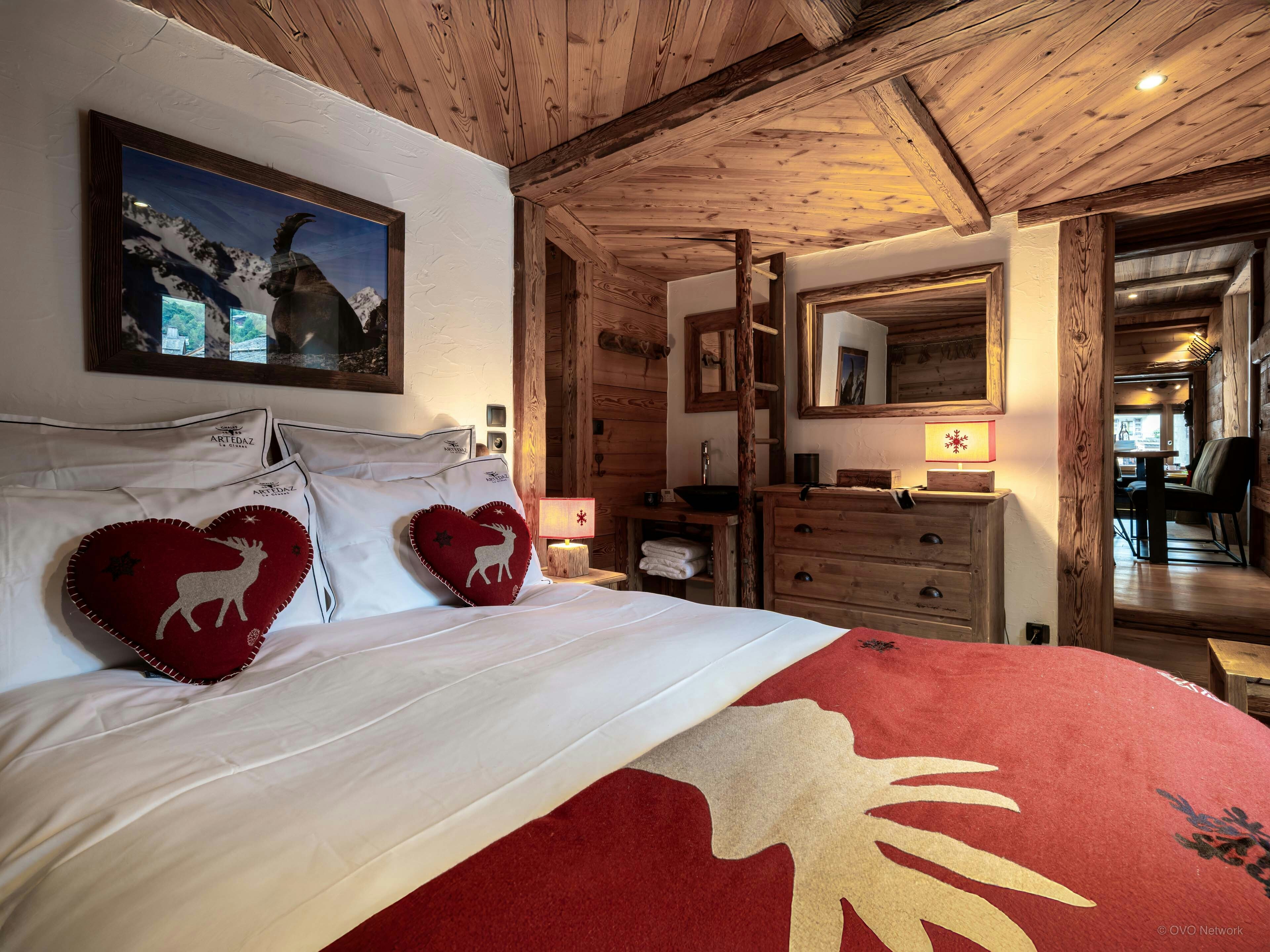 Chalet Artedaz  OVO Network