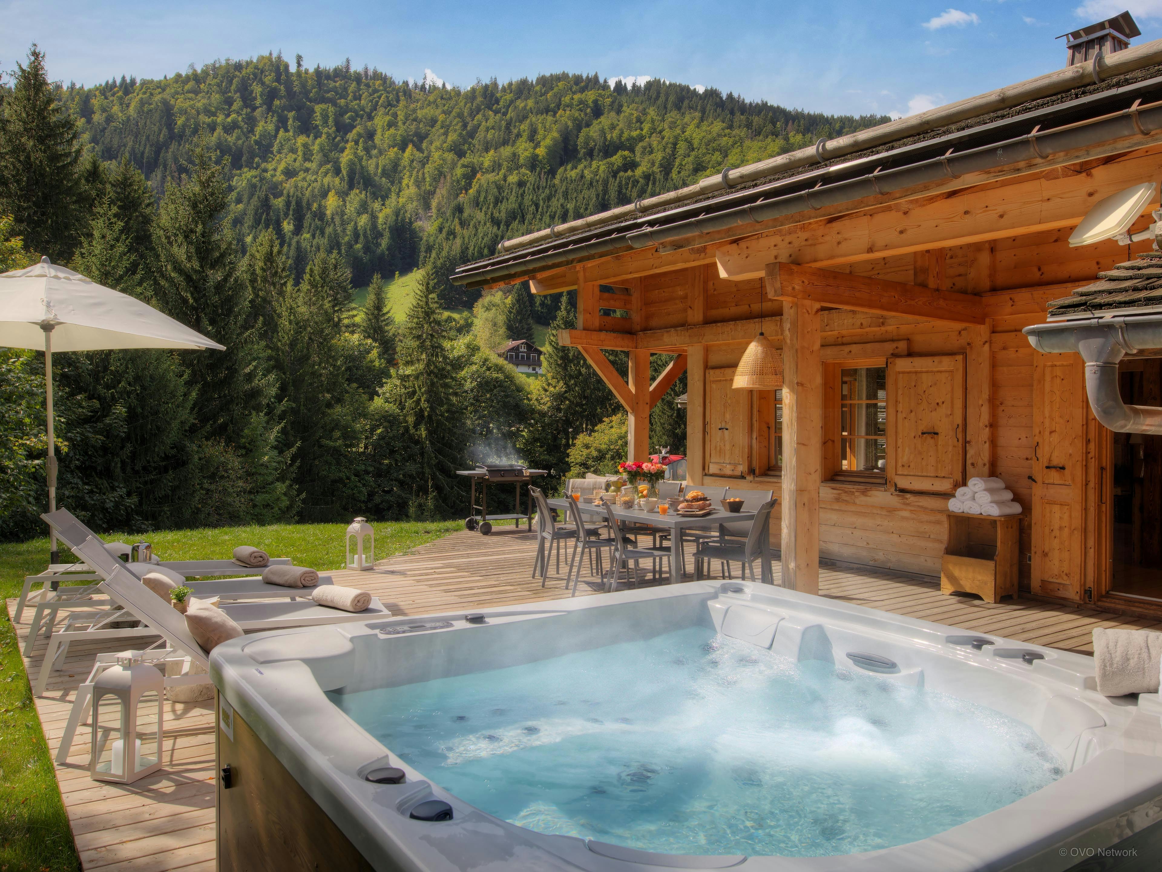 Chalet Hollygotty - OVO Network