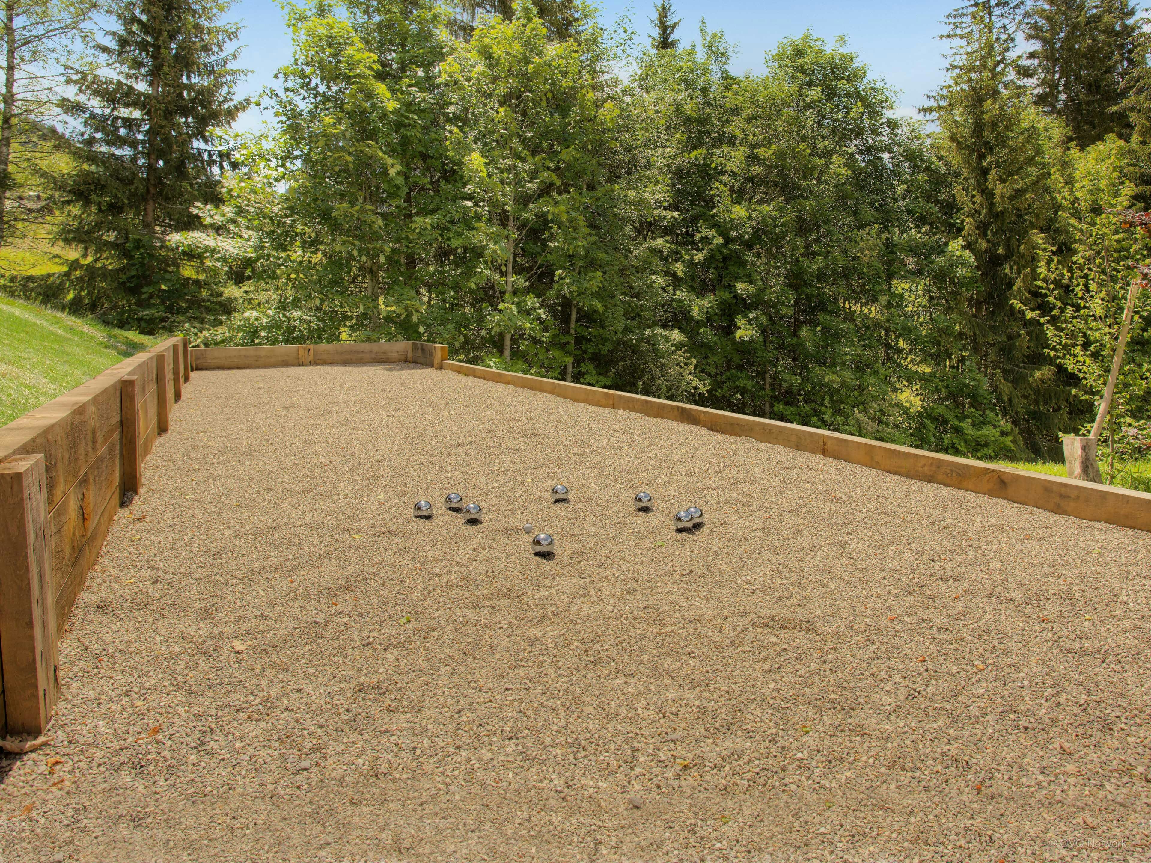 Chalet Hollygotty - OVO Network