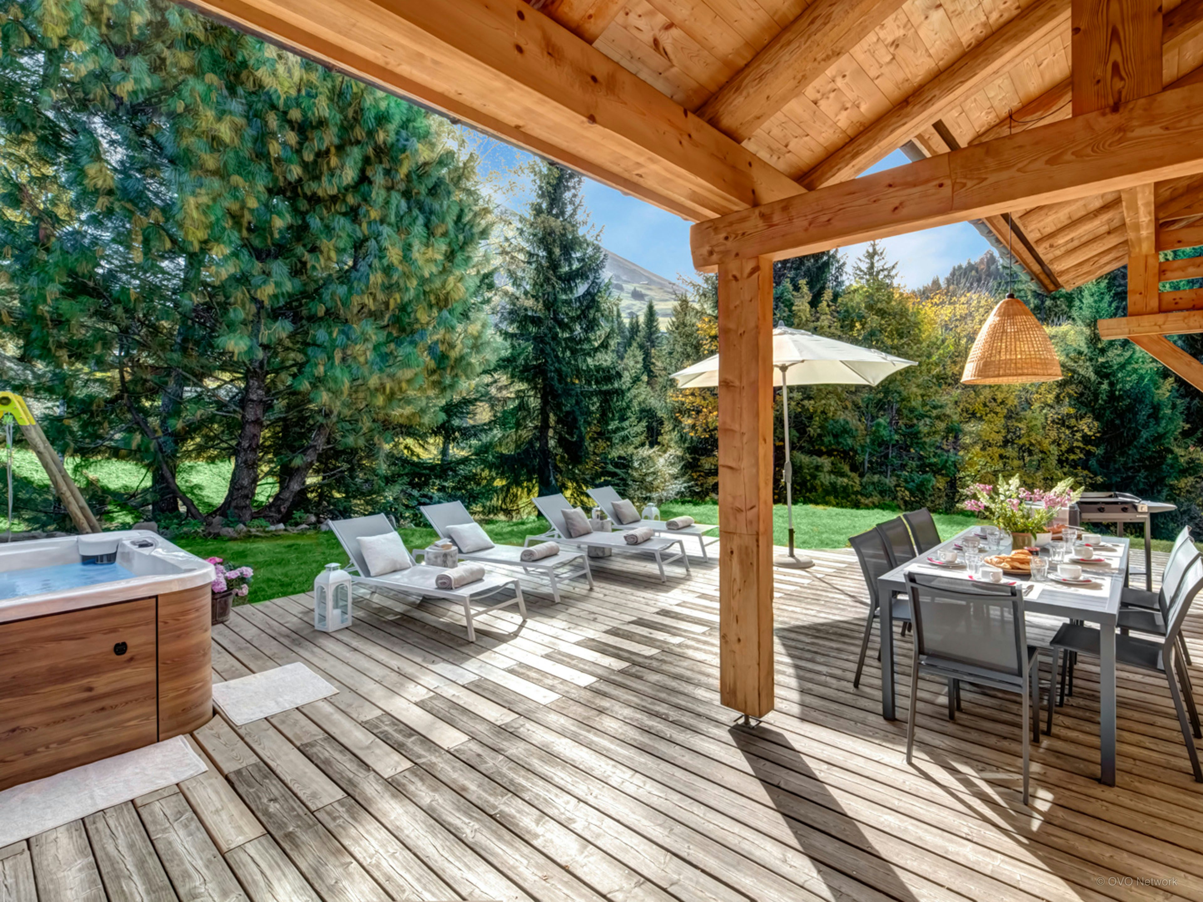 Chalet Hollygotty - OVO Network