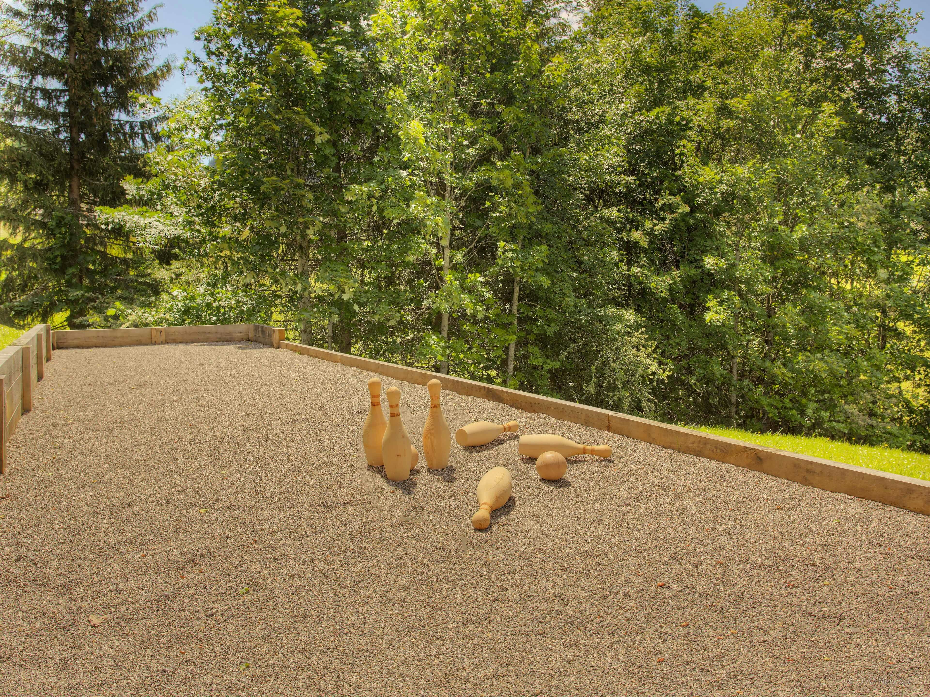 Chalet Hollygotty - OVO Network