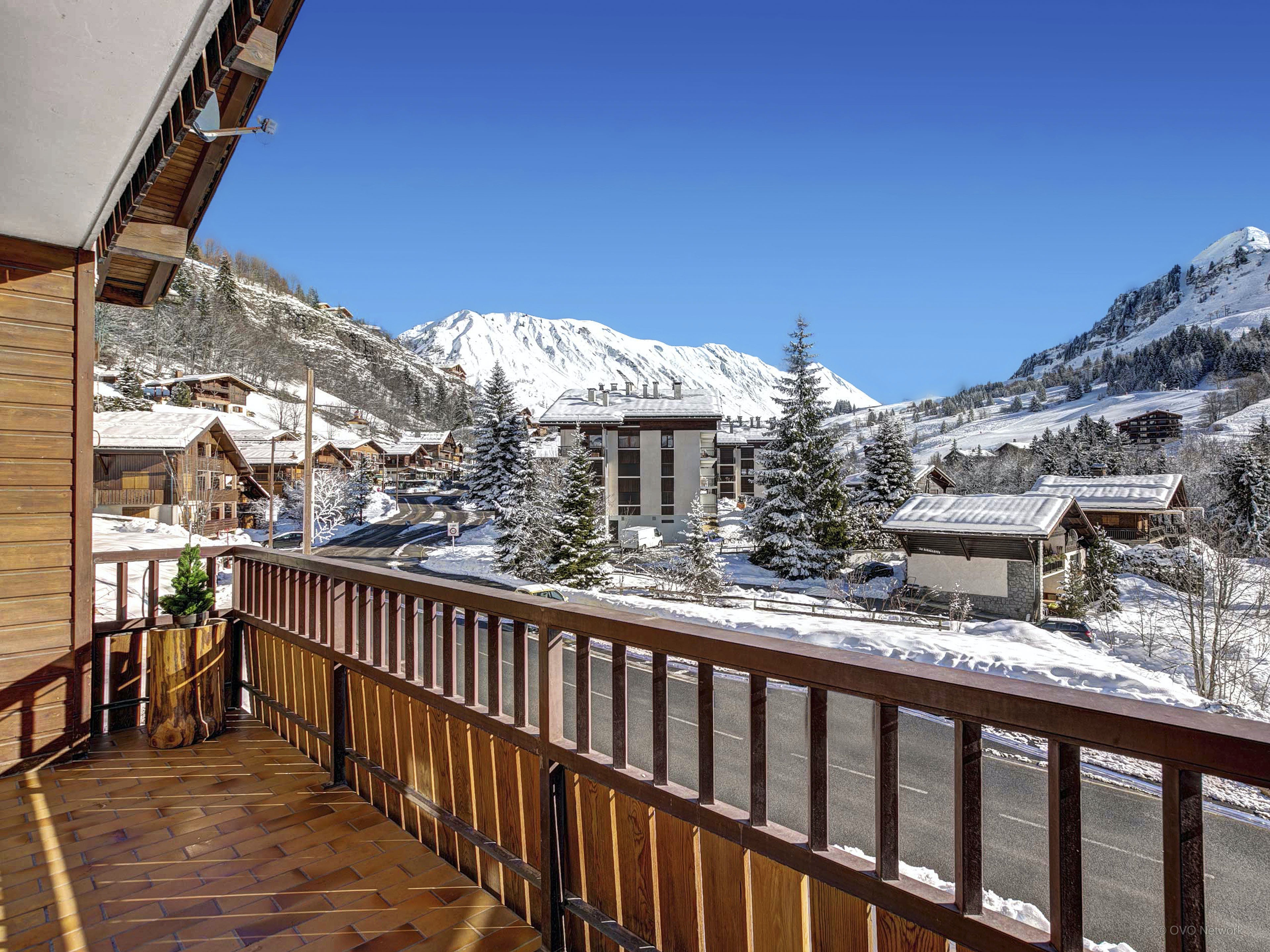Chalet Sicoria-Ovo Network