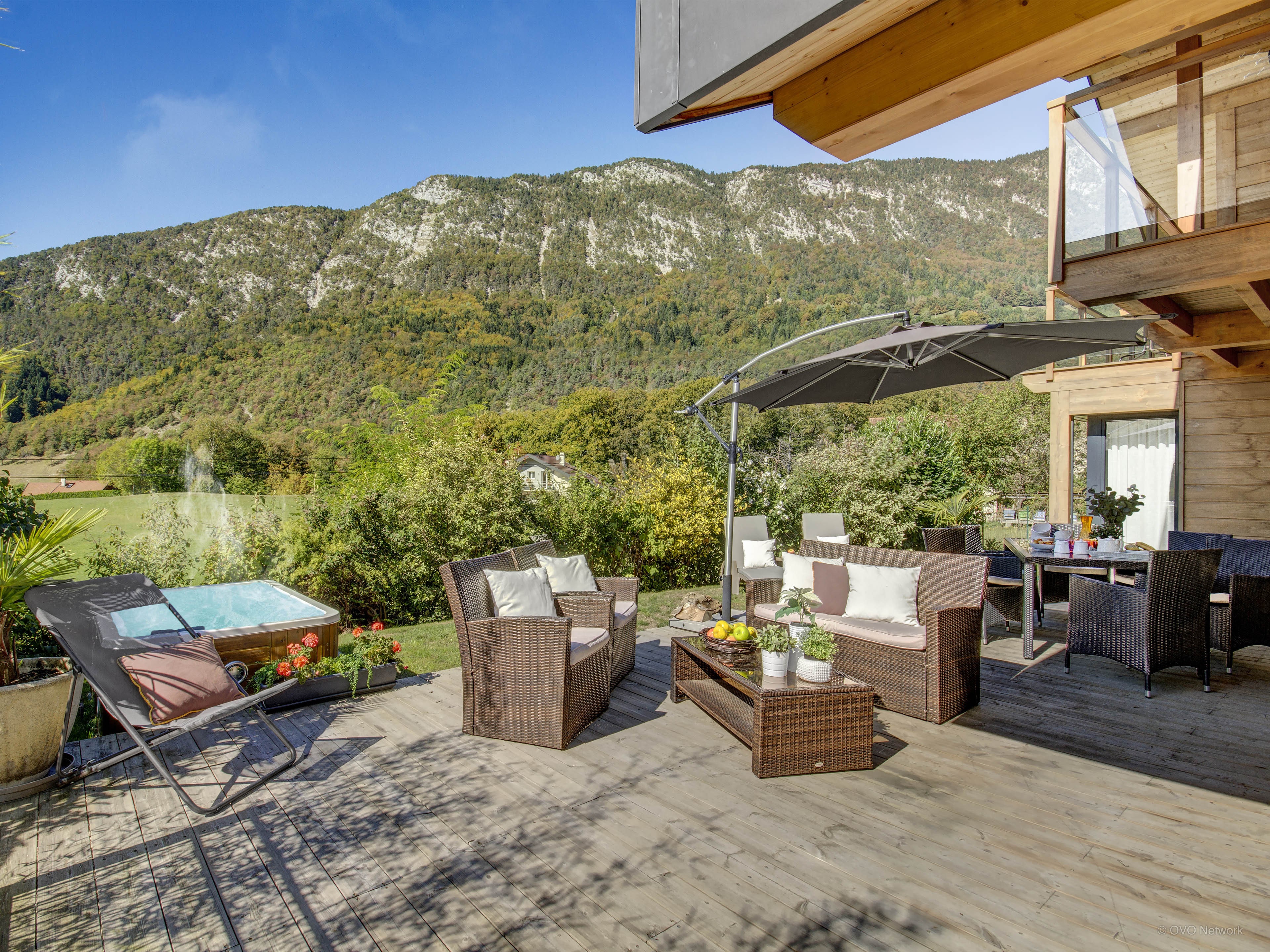 Chalet De Rollon-OVO Network