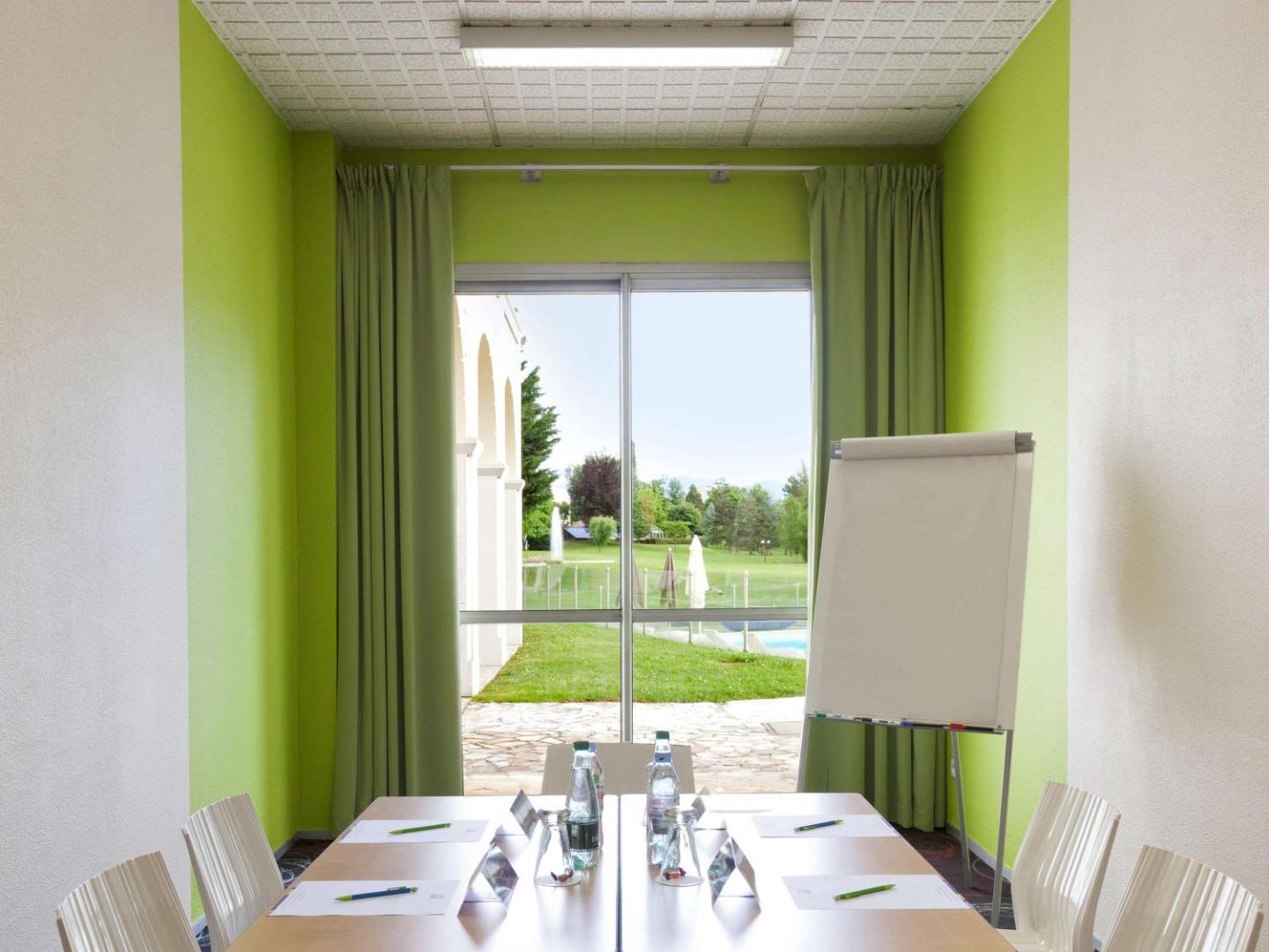ibis Styles Aix Les Bains Domaine de Marlioz Hotel