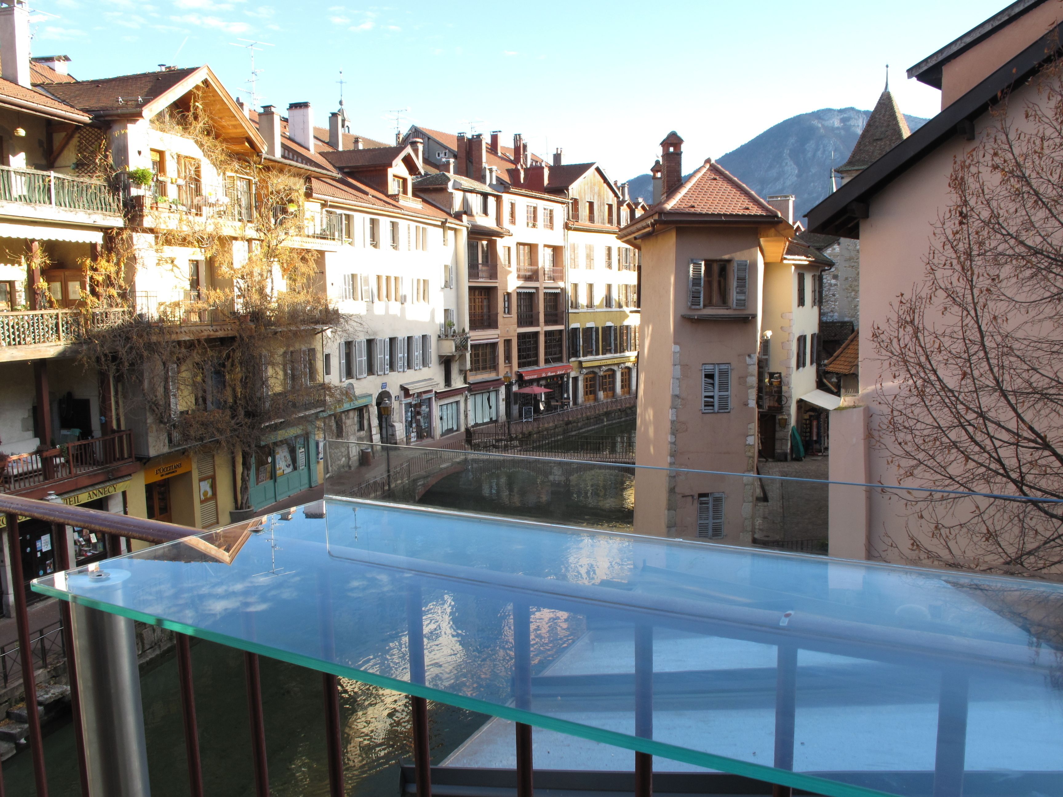Lofts And Lakes