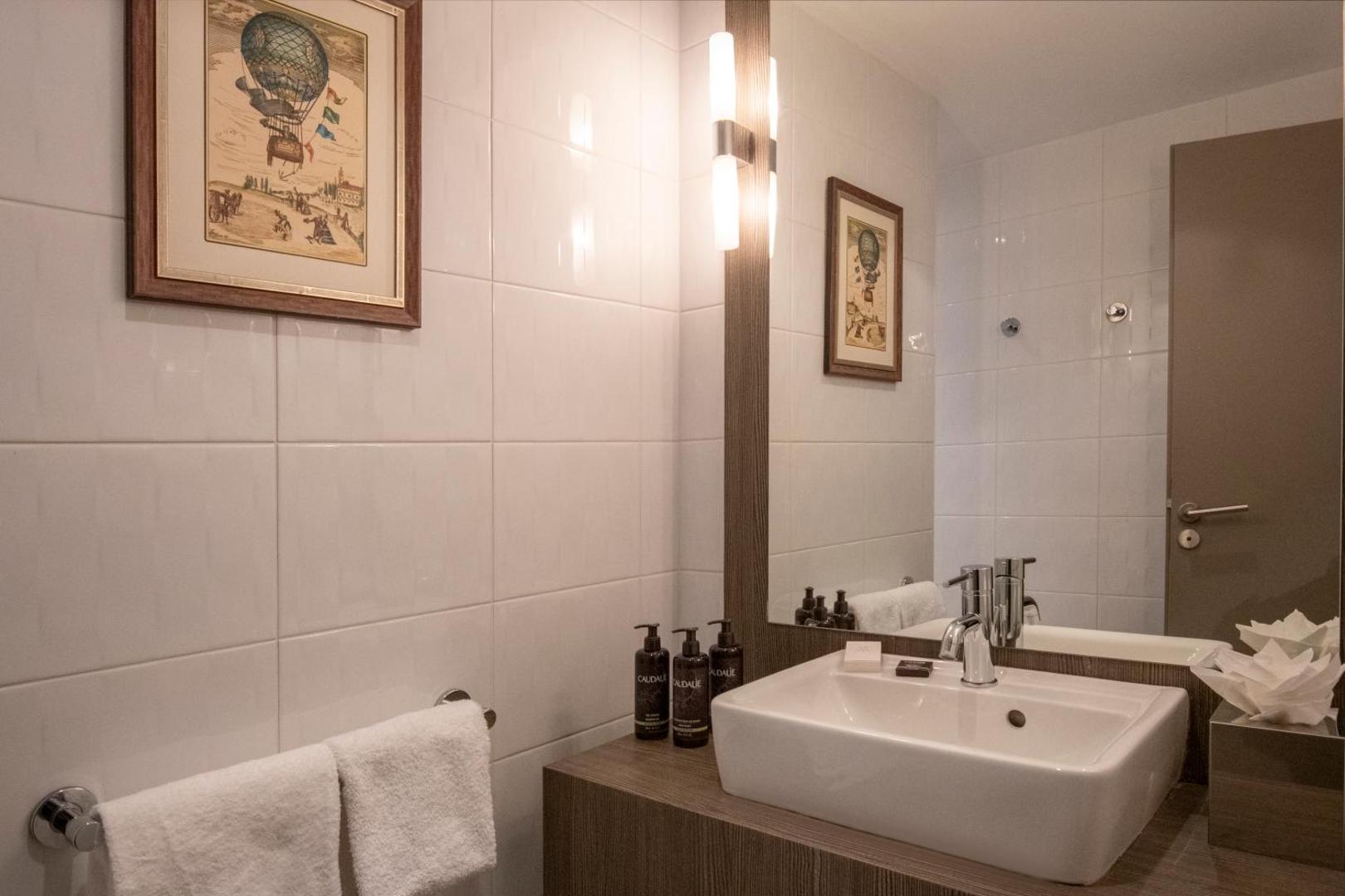 Le Splendid Hotel Lac d'Annecy - Handwritten Collection
