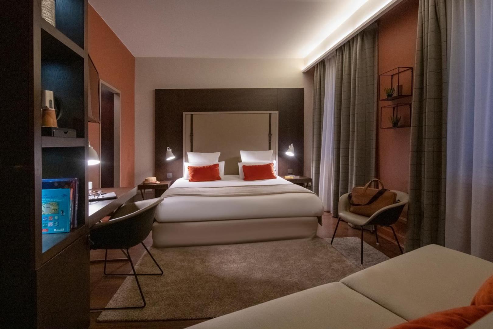 Le Splendid Hotel Lac d'Annecy - Handwritten Collection