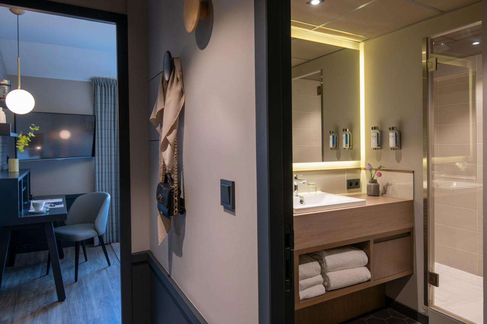 Le Splendid Hotel Lac d'Annecy - Handwritten Collection