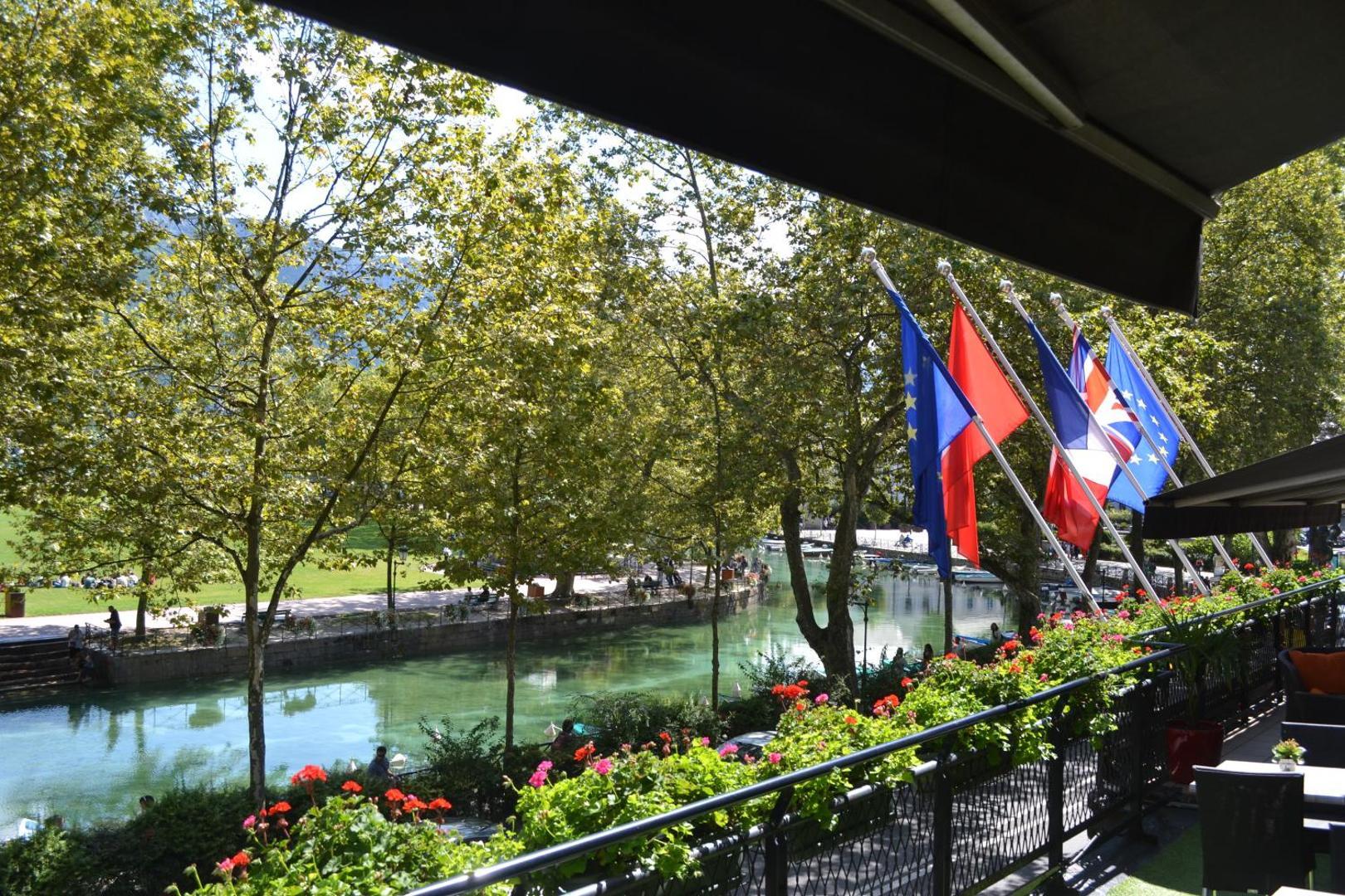 Le Splendid Hotel Lac d'Annecy - Handwritten Collection