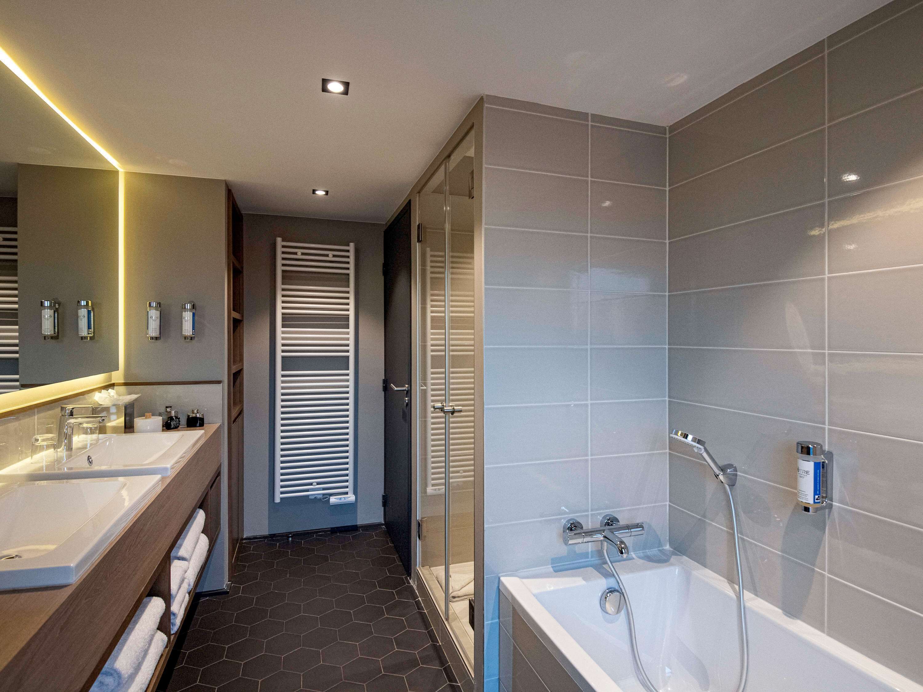 Le Splendid Hotel Lac d'Annecy - Handwritten Collection