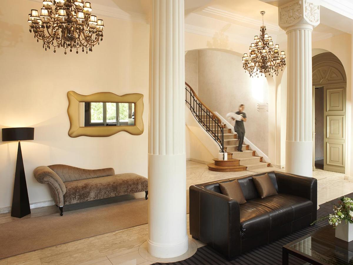 Golf Hotel
