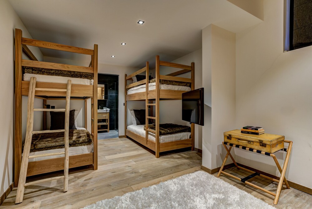Black Pearl Chalet