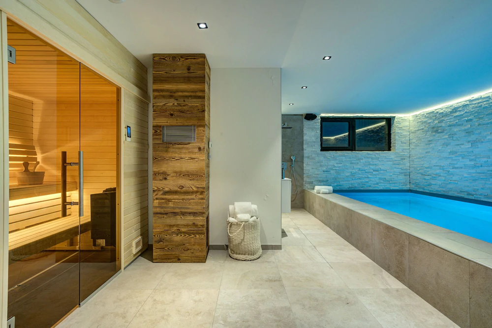 Chalet Red Fox
