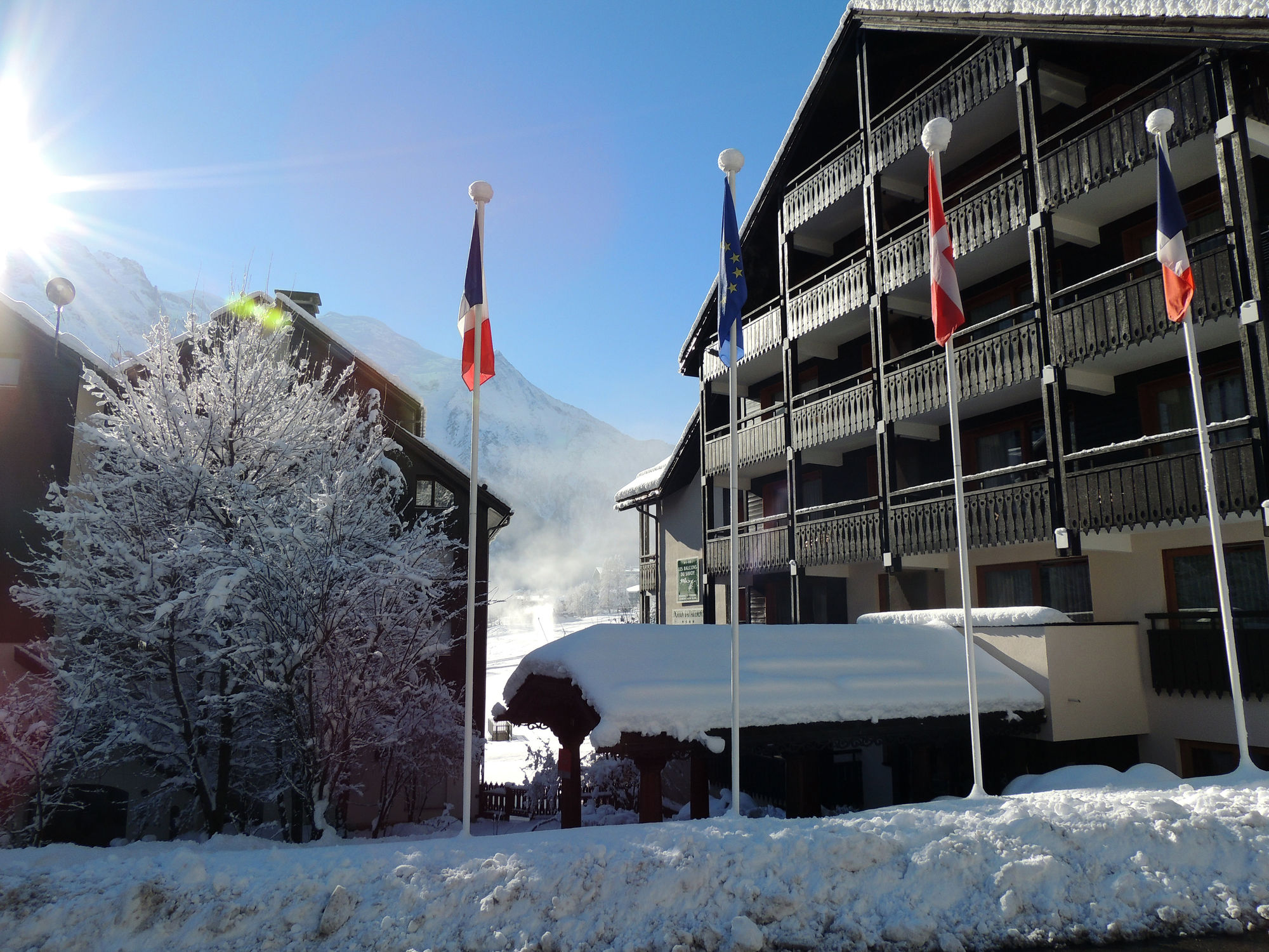 Les Balcons du Savoy