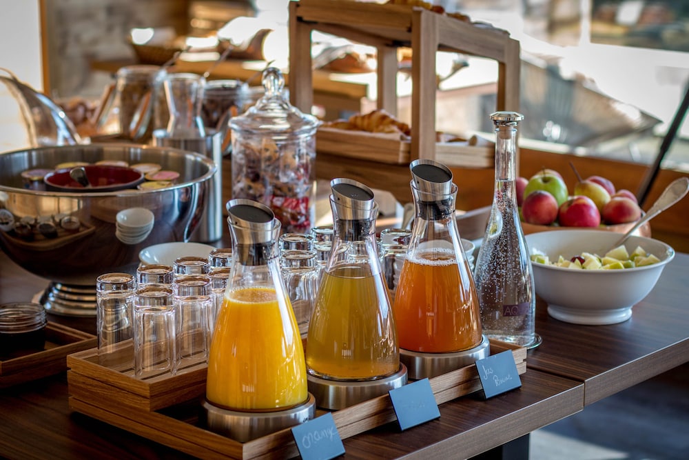 Les Roches Sweet Hotel & Spa
