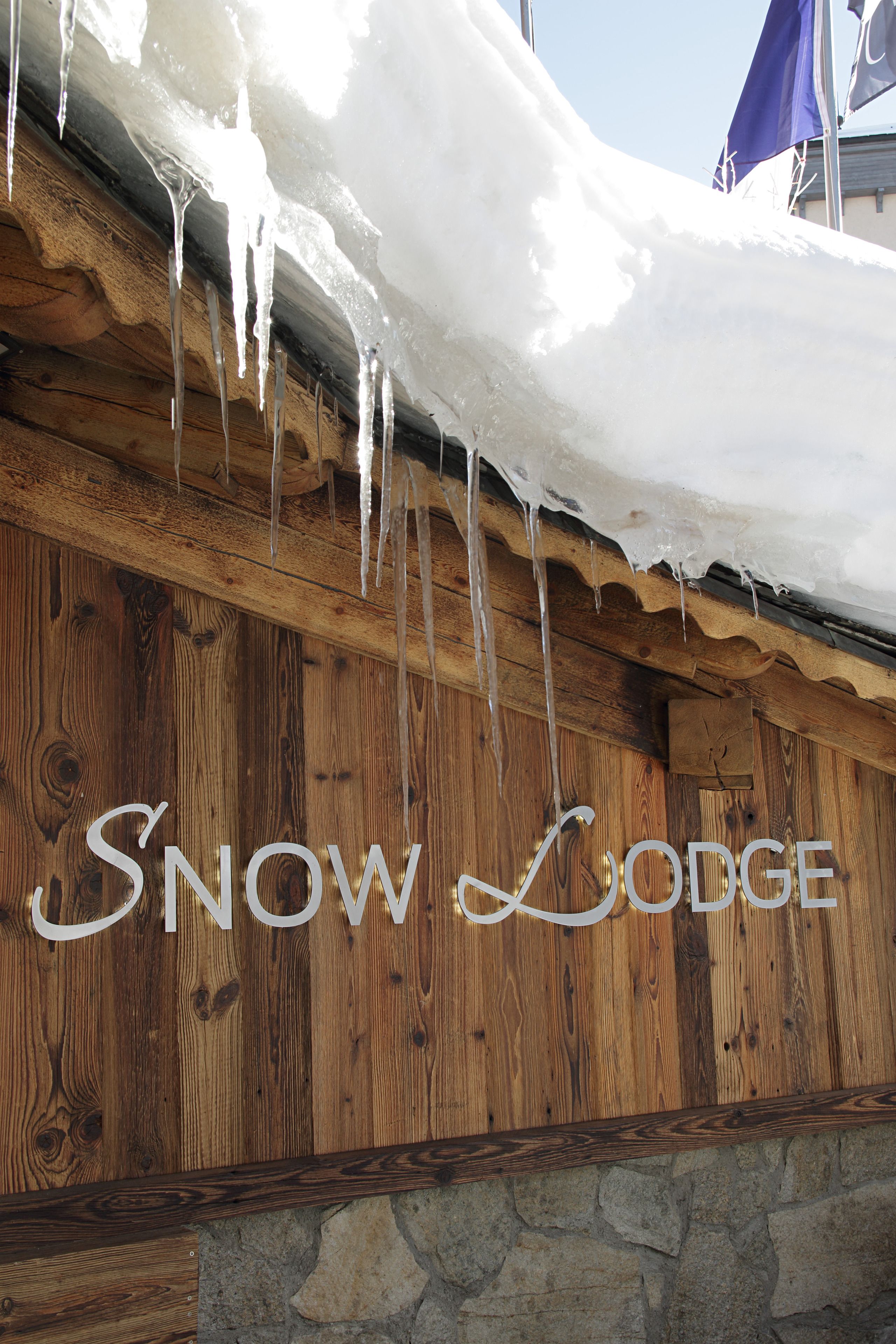 Snow Lodge Hotel