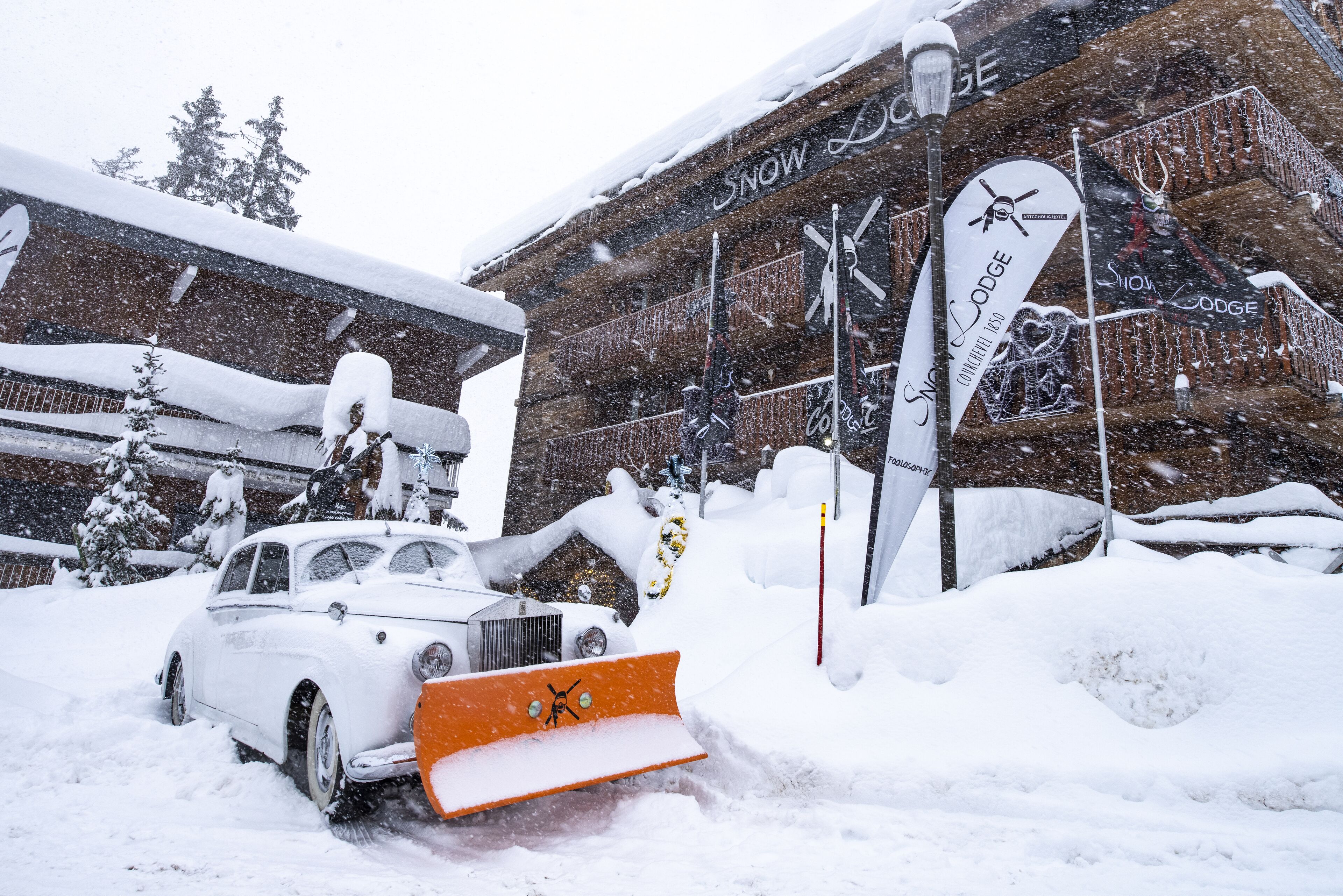 Snow Lodge Hotel
