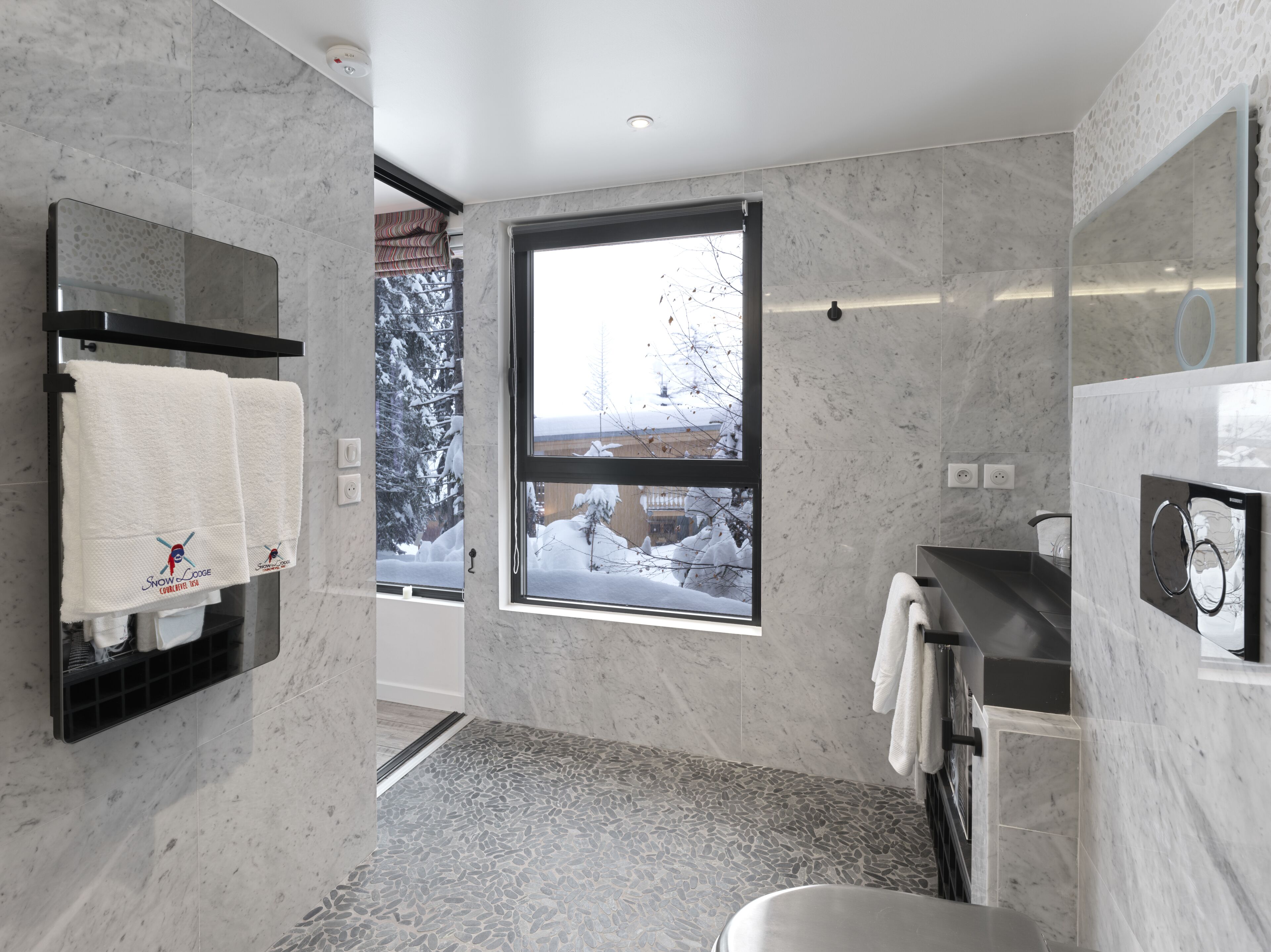 Snow Lodge Hotel