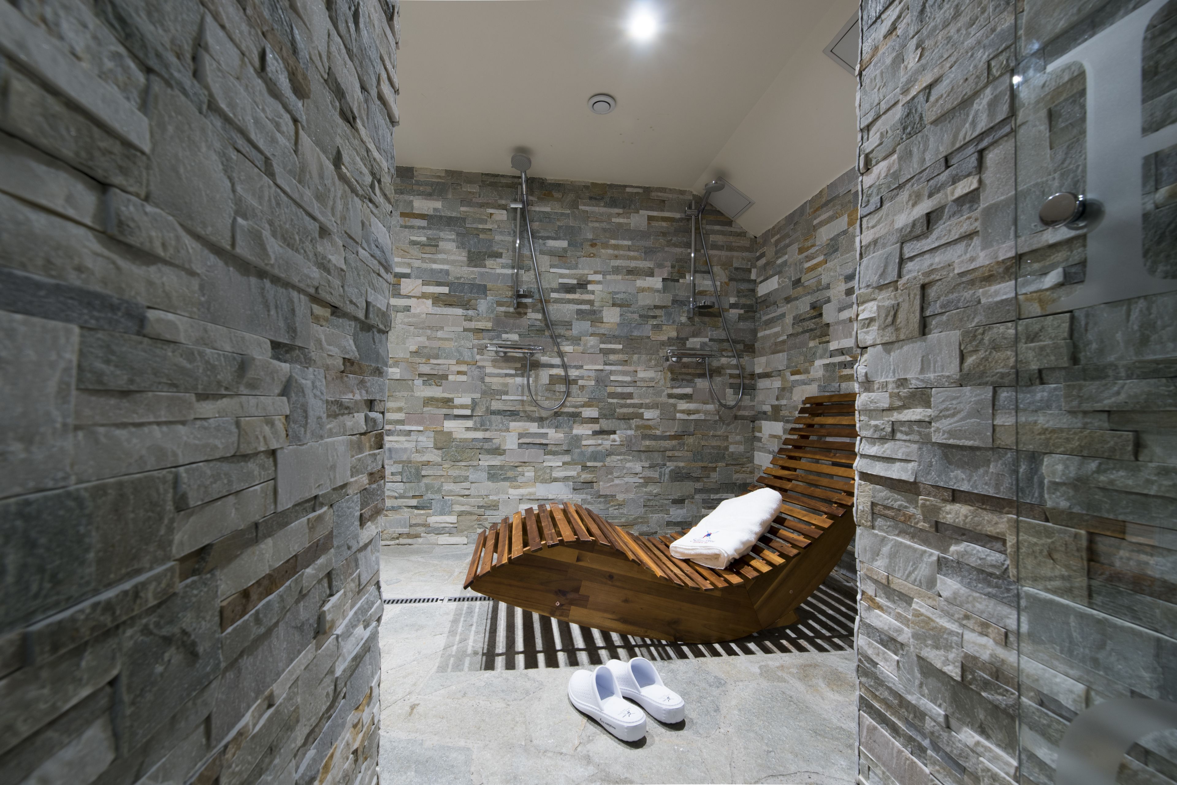 Snow Lodge Hotel