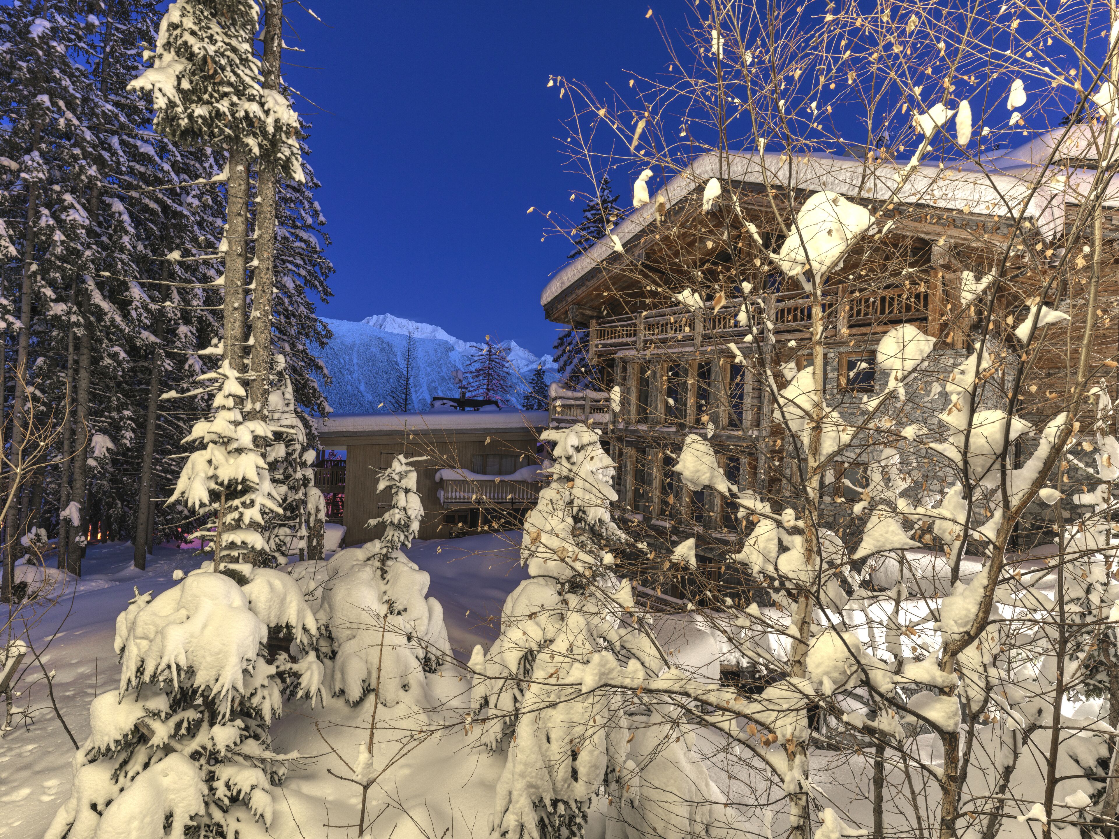 Snow Lodge Hotel