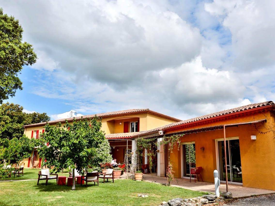 Logis La Bastide De Grignan Hotel & Restaurant La Chênaie