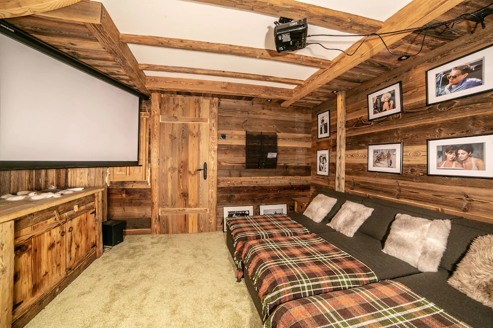 Kashmyre Chalet Luxe Chauffeur Sauna