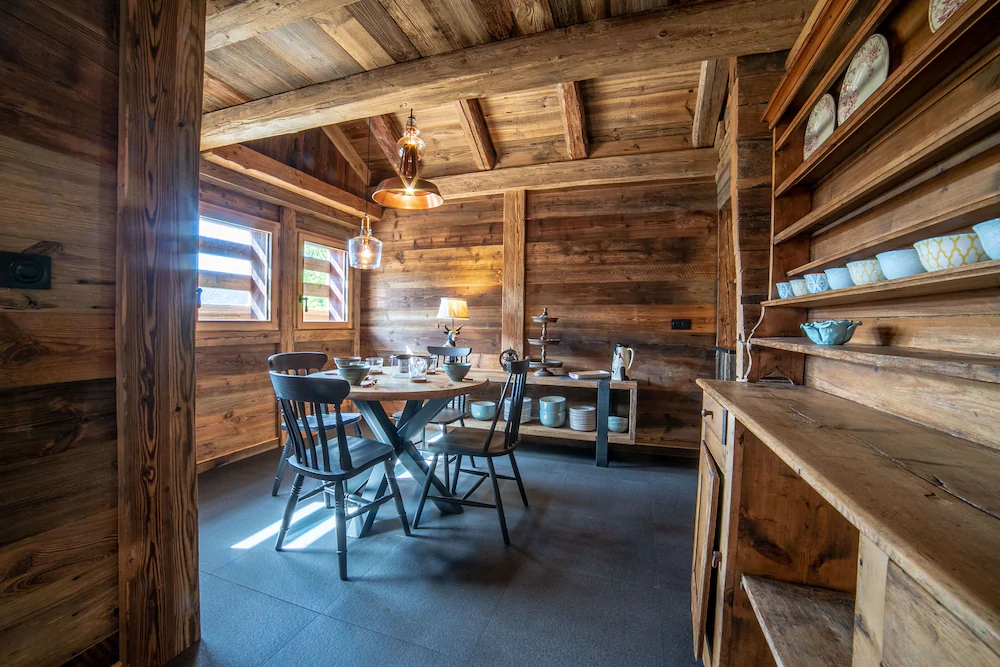 Kashmyre Chalet Luxe Chauffeur Sauna