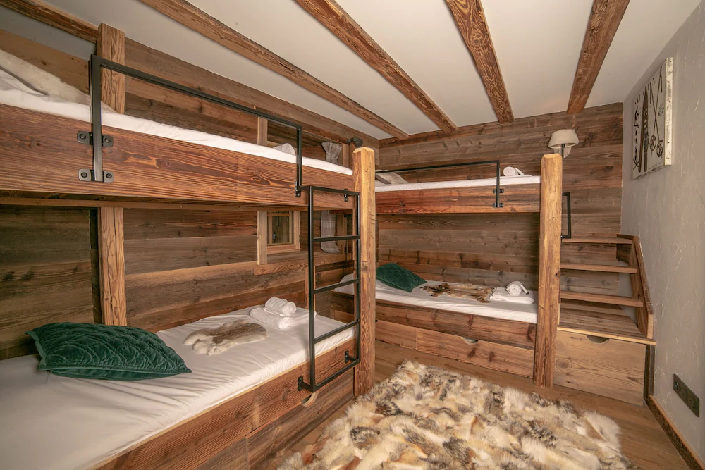 Kashmyre Chalet Luxe Chauffeur Sauna
