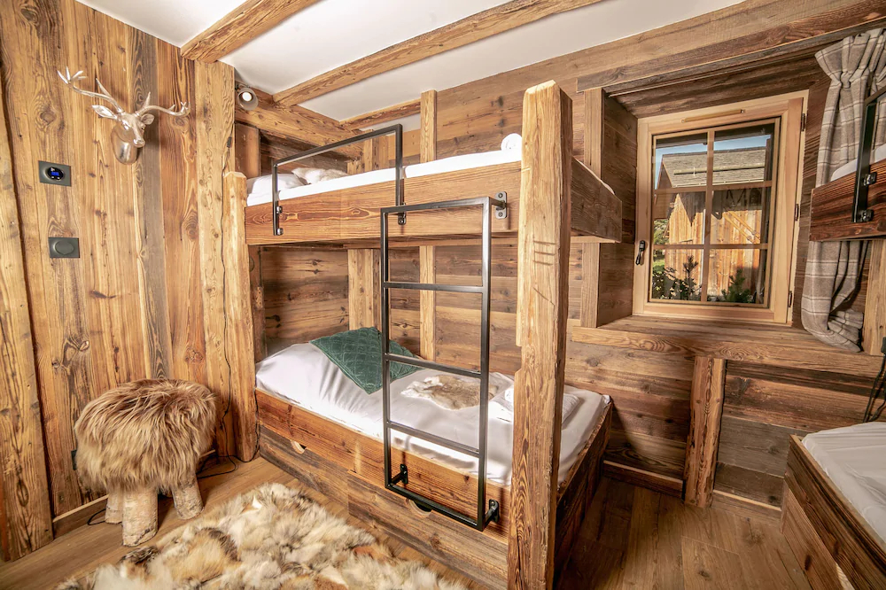 Kashmyre Chalet Luxe Chauffeur Sauna