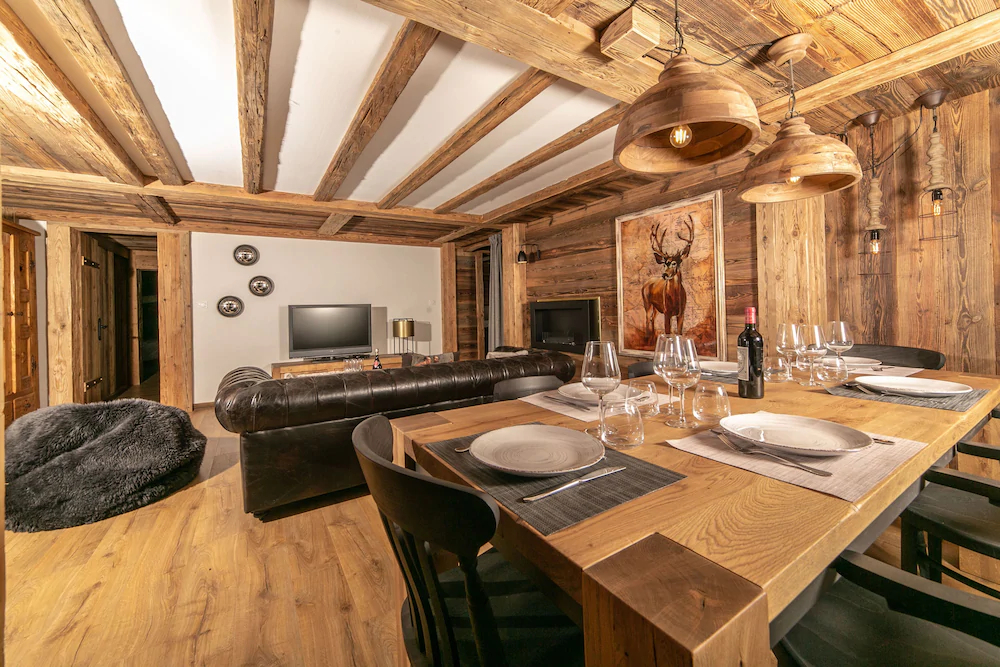 Kashmyre Chalet Luxe Chauffeur Sauna