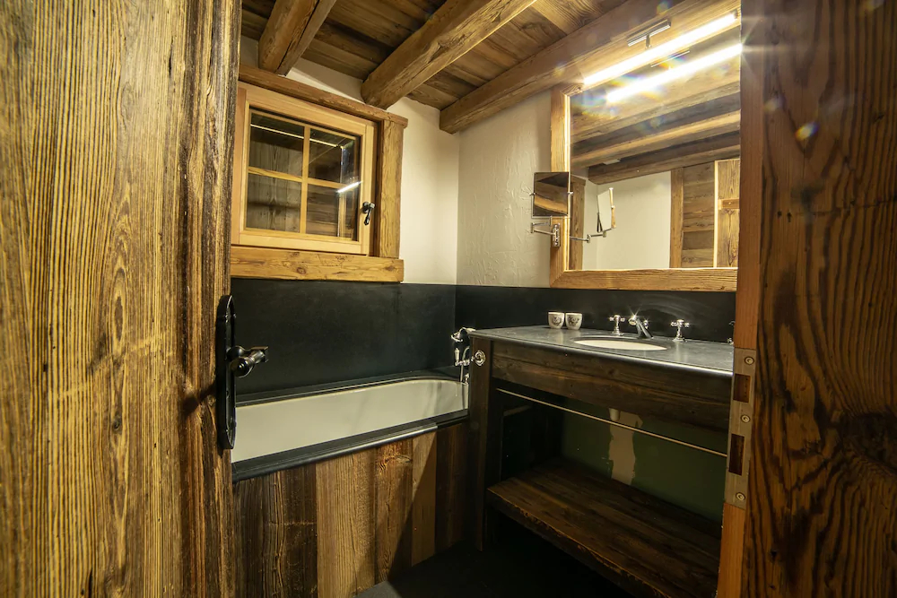 Kashmyre Chalet Luxe Chauffeur Sauna