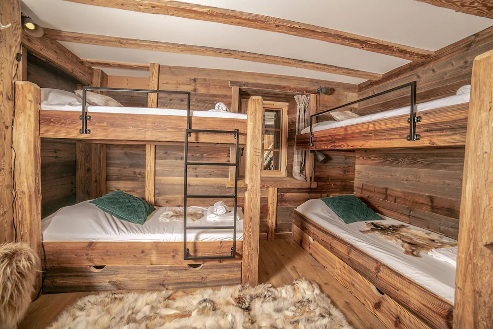 Kashmyre Chalet Luxe Chauffeur Sauna