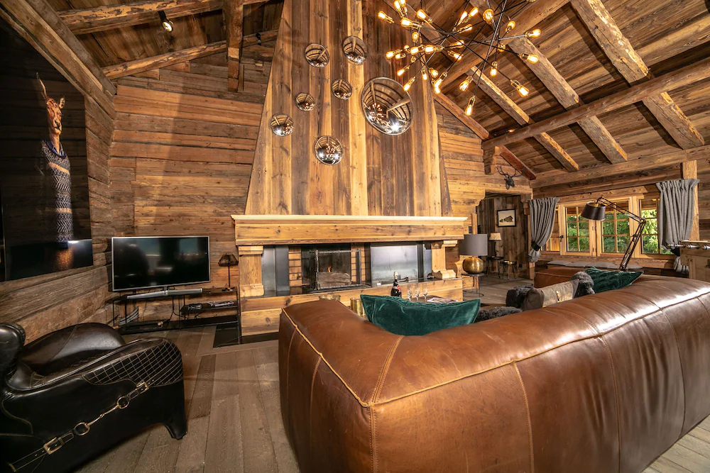 Kashmyre Chalet Luxe Chauffeur Sauna