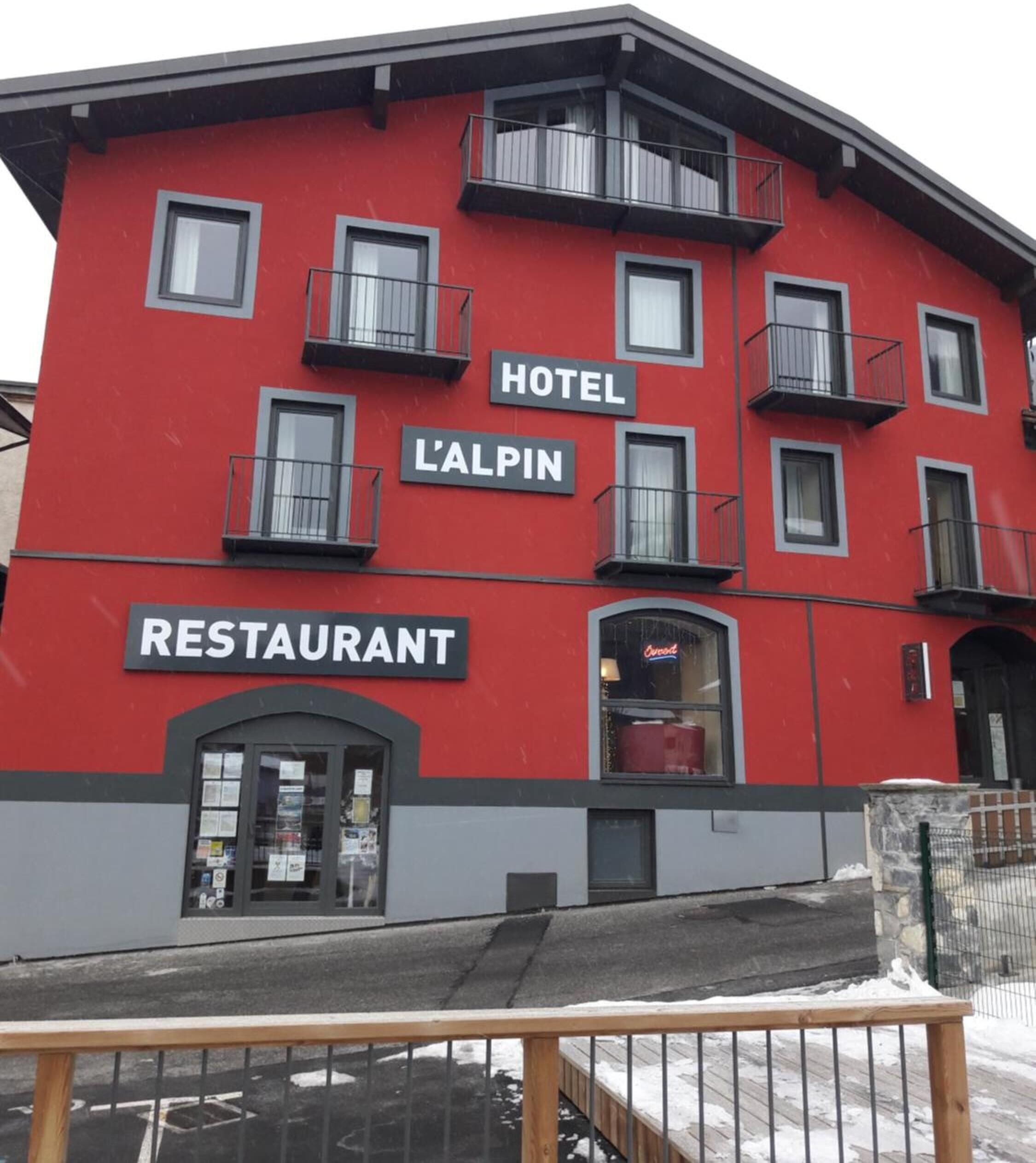 Hotel L Alpin