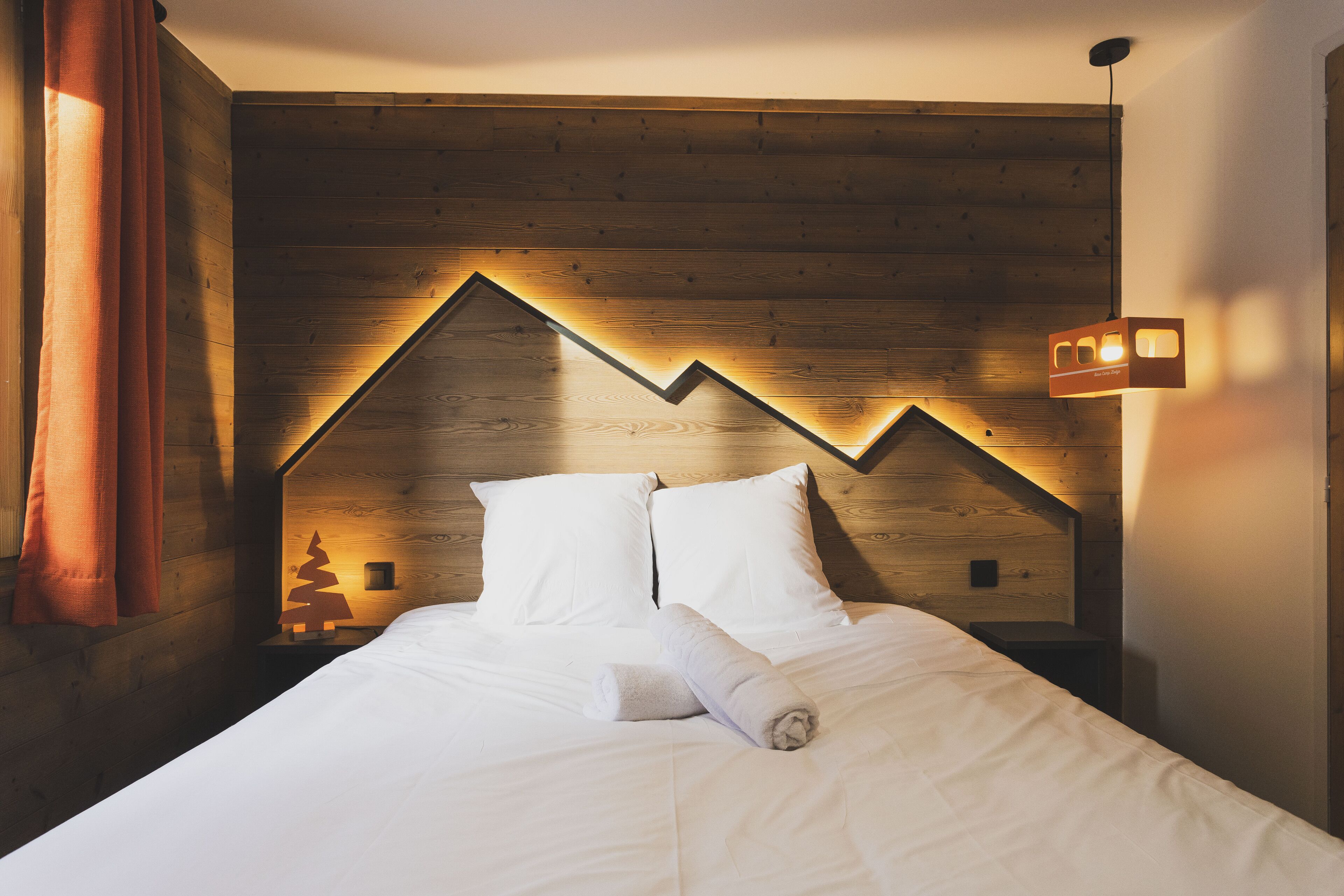 Hotel Base Camp Lodge