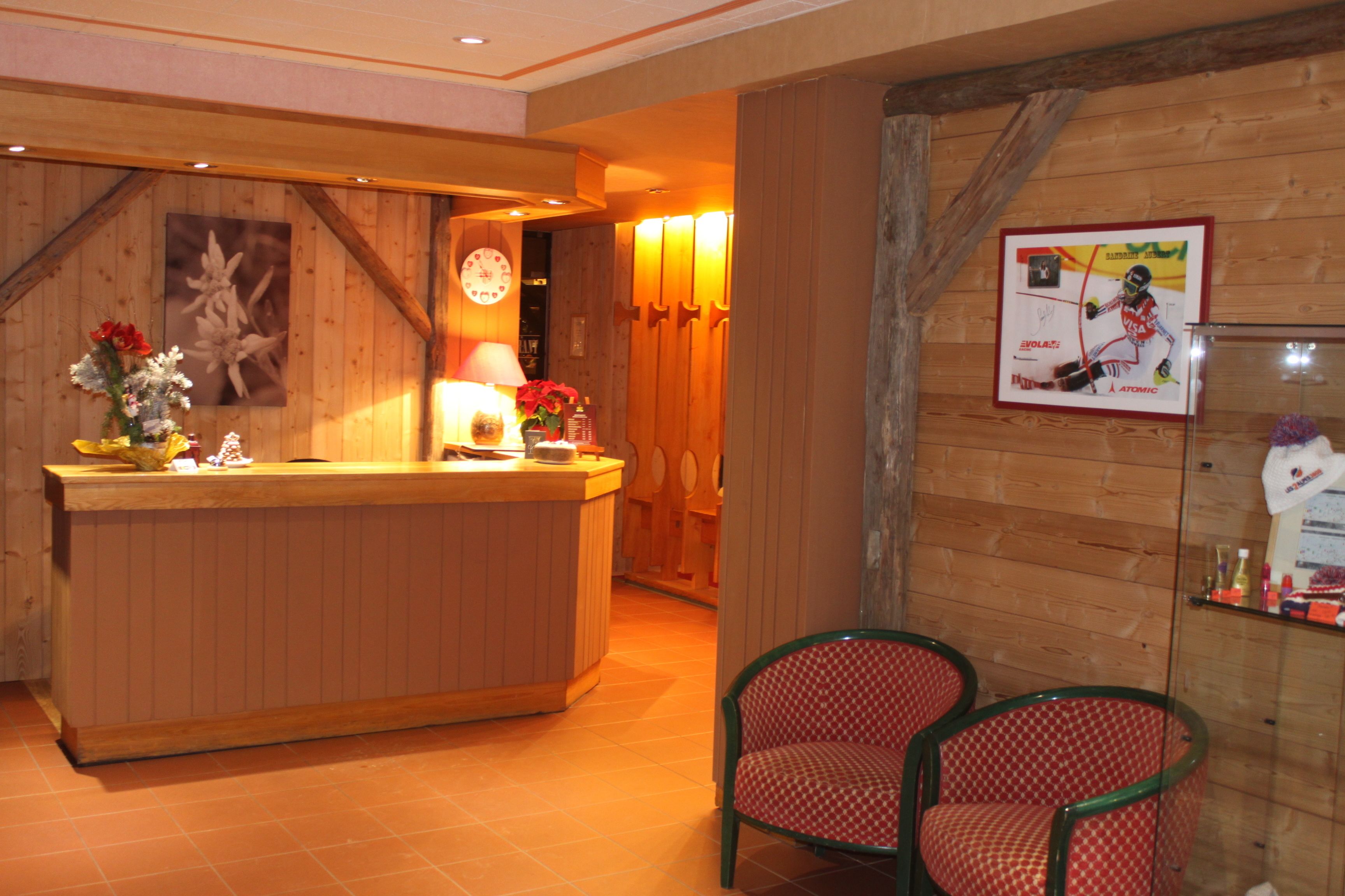 Hotel Base Camp Lodge