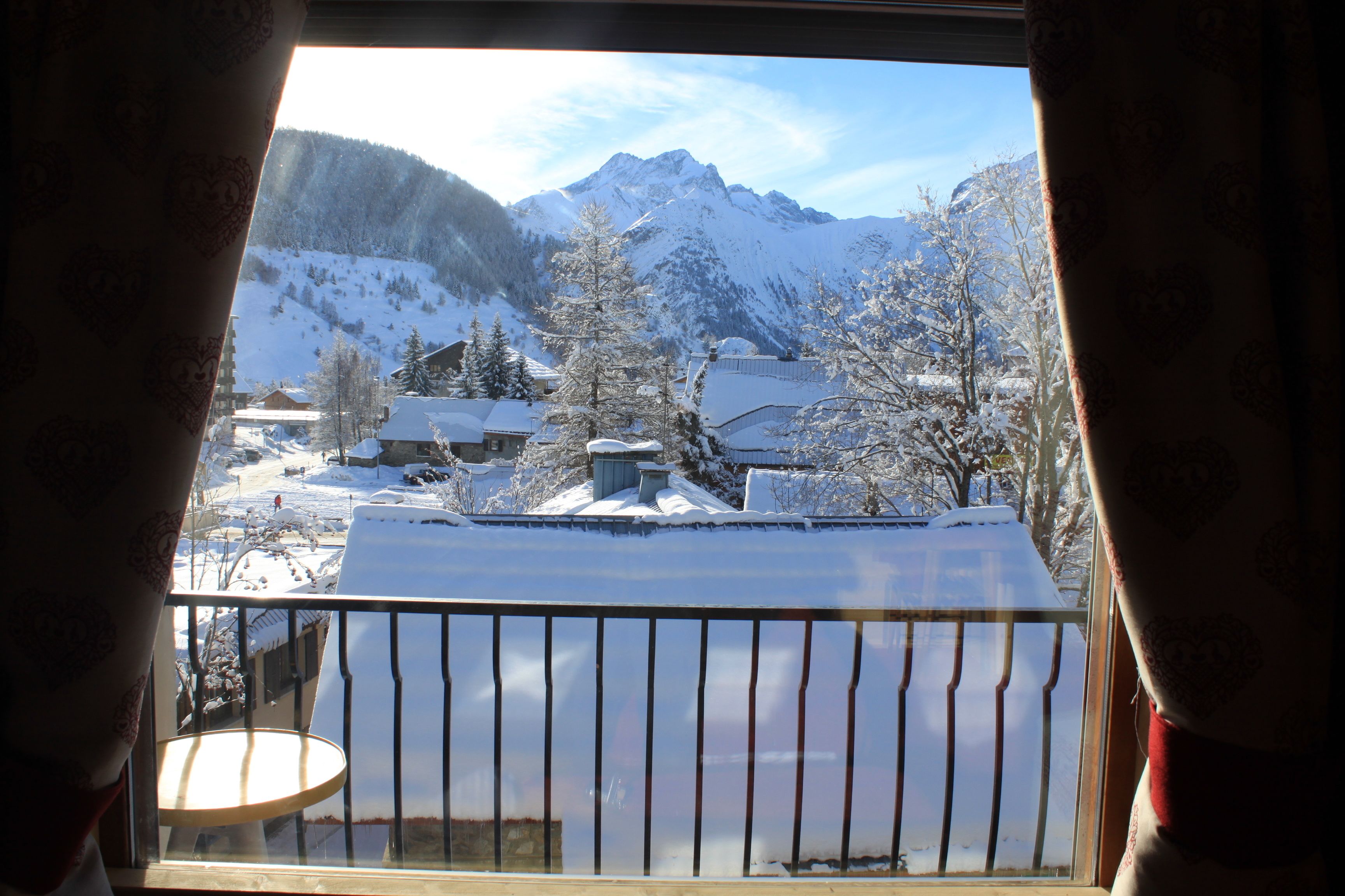 Hotel Base Camp Lodge